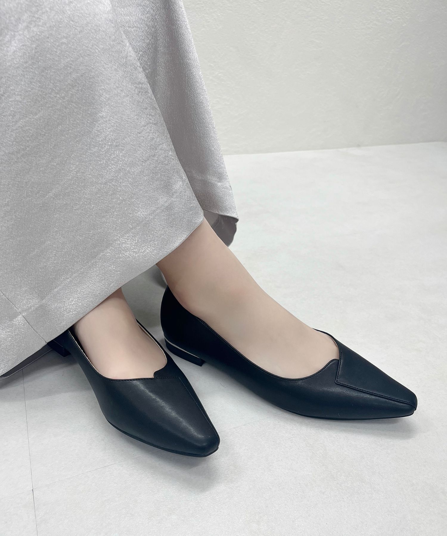 ORiental TRaffic「アシンメトリーデザイン フラット パンプス /55102 通勤靴 すっきりシルエット」|パンプス|