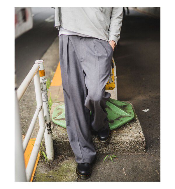 BEAMS「ワイドストレート 2プリーツ  スラックス」|チノ|GREY