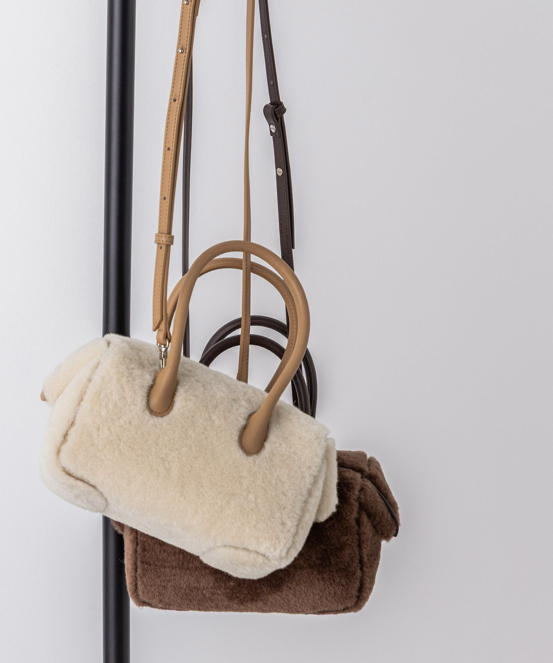 nano･universe「ADD CULUMN/LOP SHLD S FUR」|ショルダー・メッセンジャー|アイボリー7