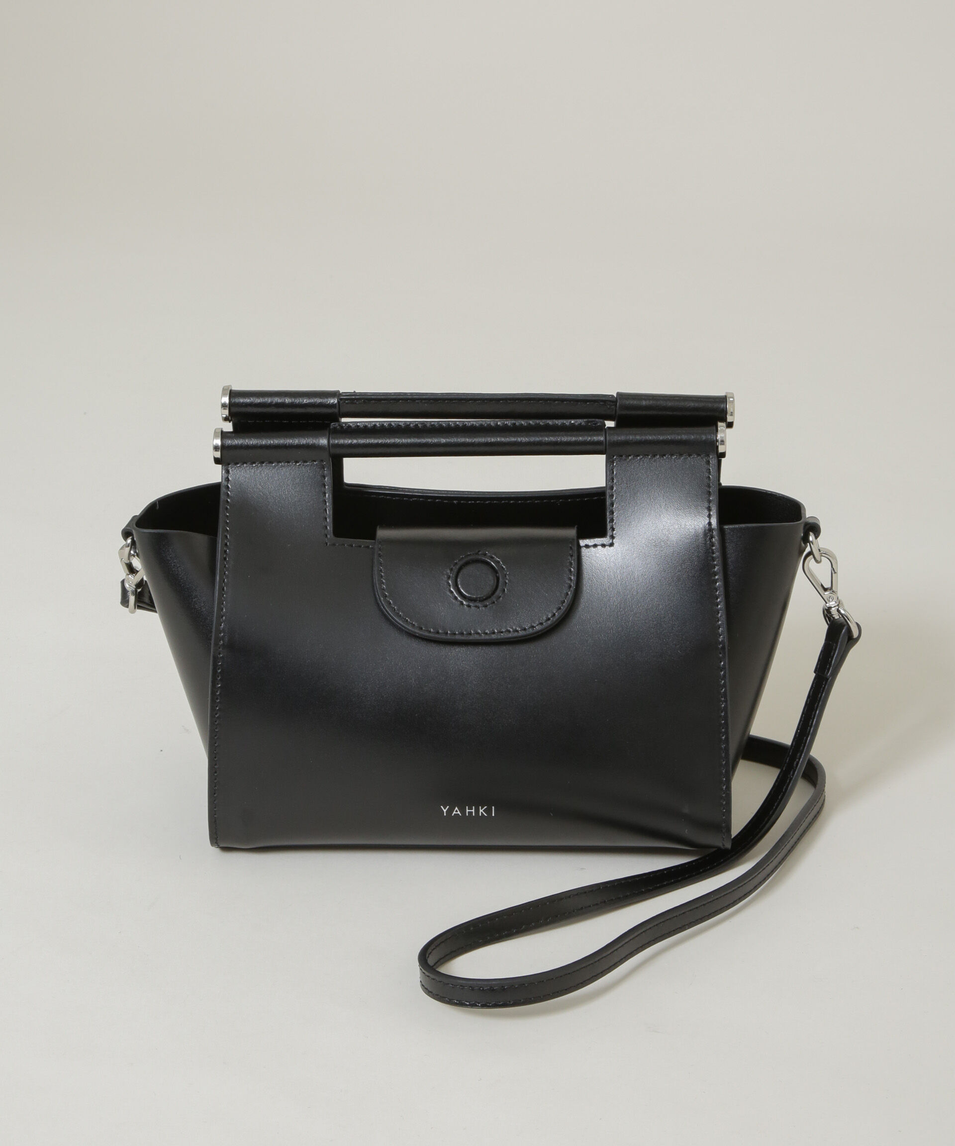 nano･universe「YAHKI/W FACE バーハンドルショルダーバッグ」|ショルダー・メッセンジャー|ブラック