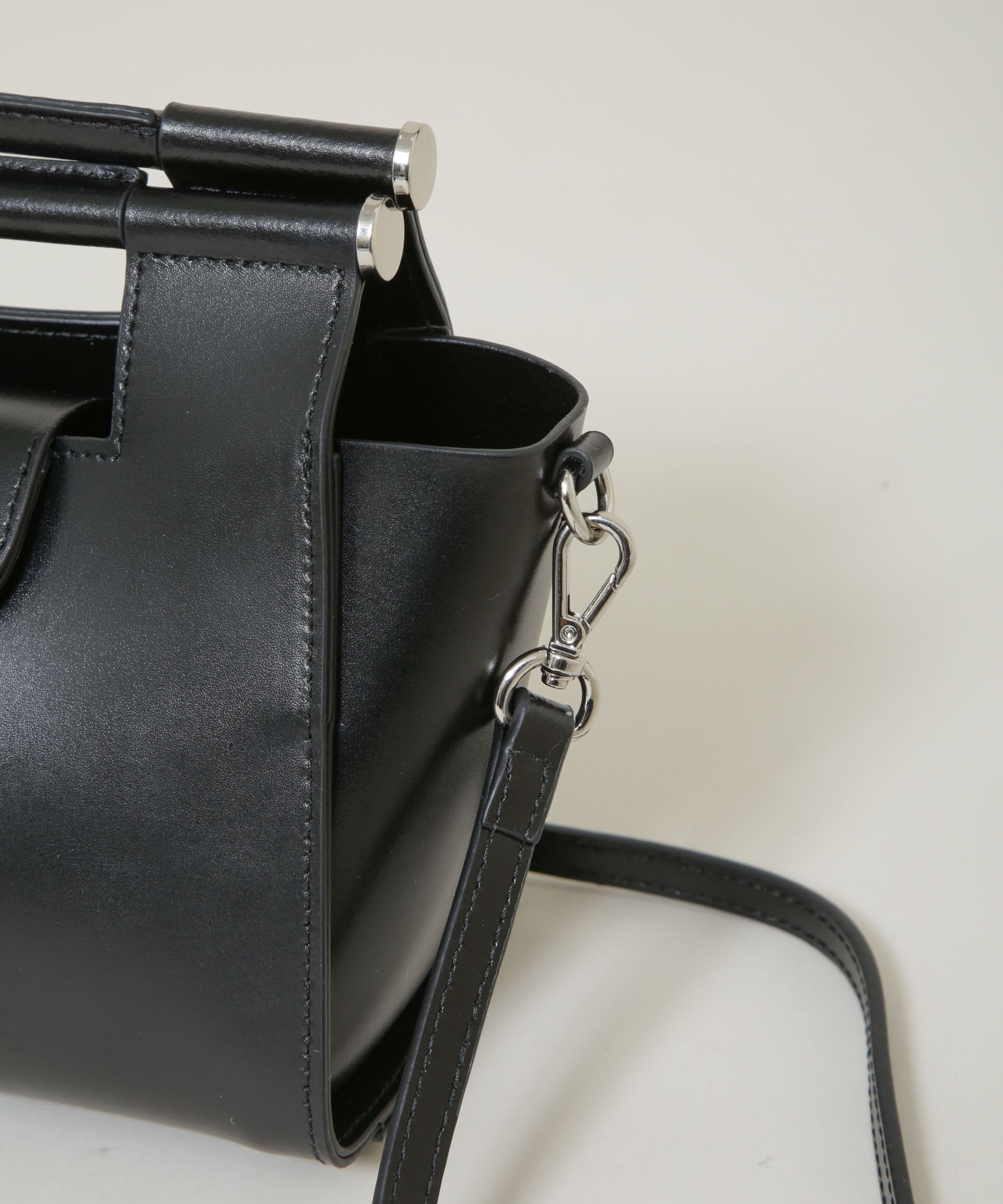 nano･universe「YAHKI/W FACE バーハンドルショルダーバッグ」|ショルダー・メッセンジャー|