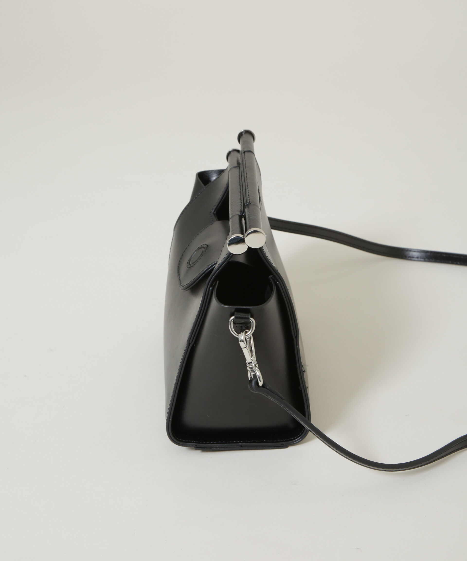 nano･universe「YAHKI/W FACE バーハンドルショルダーバッグ」|ショルダー・メッセンジャー|