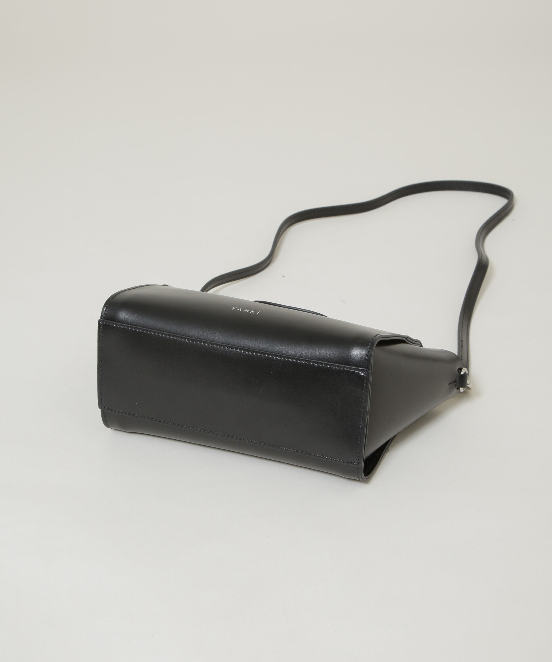 nano･universe「YAHKI/W FACE バーハンドルショルダーバッグ」|ショルダー・メッセンジャー|