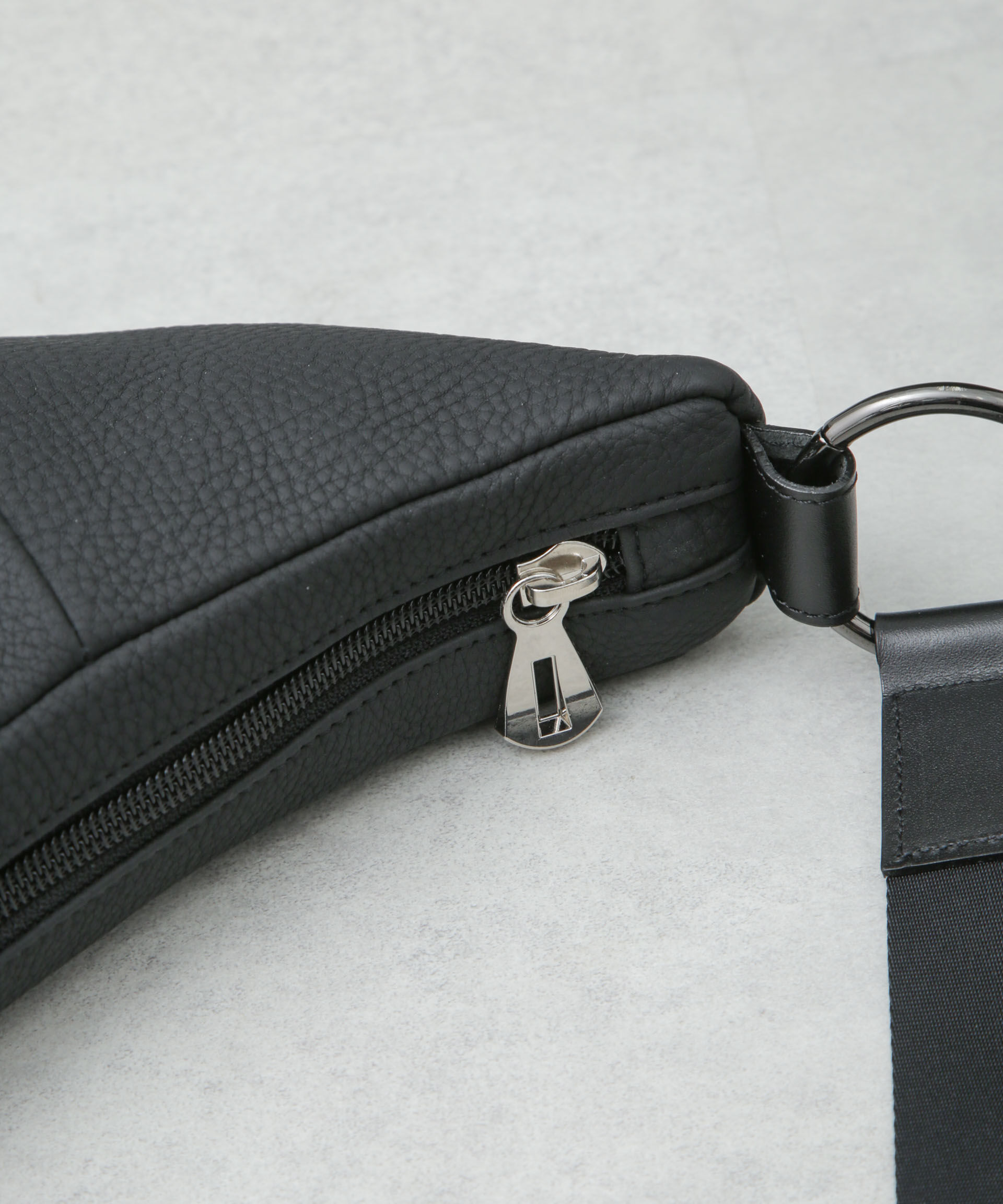 nano･universe「ITTI/別注 MINI MOON BAG」|ショルダー・メッセンジャー|