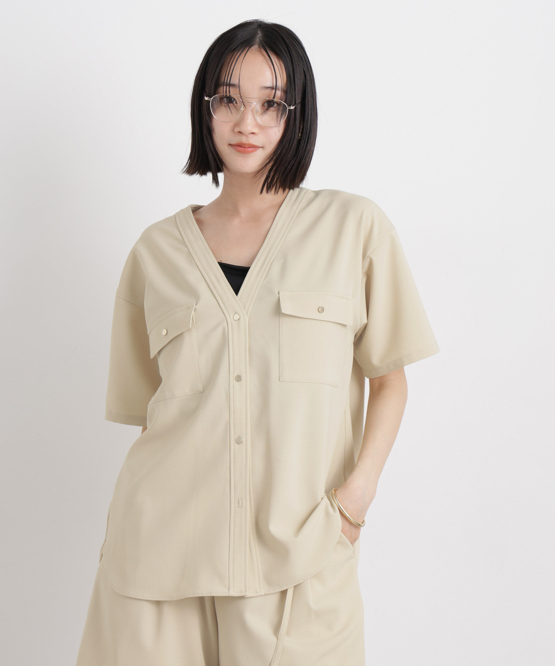 nano･universe「メランジストレッチポケットVネックブラウス(セットアップ可)」|シャツ・ブラウス|ベージュ