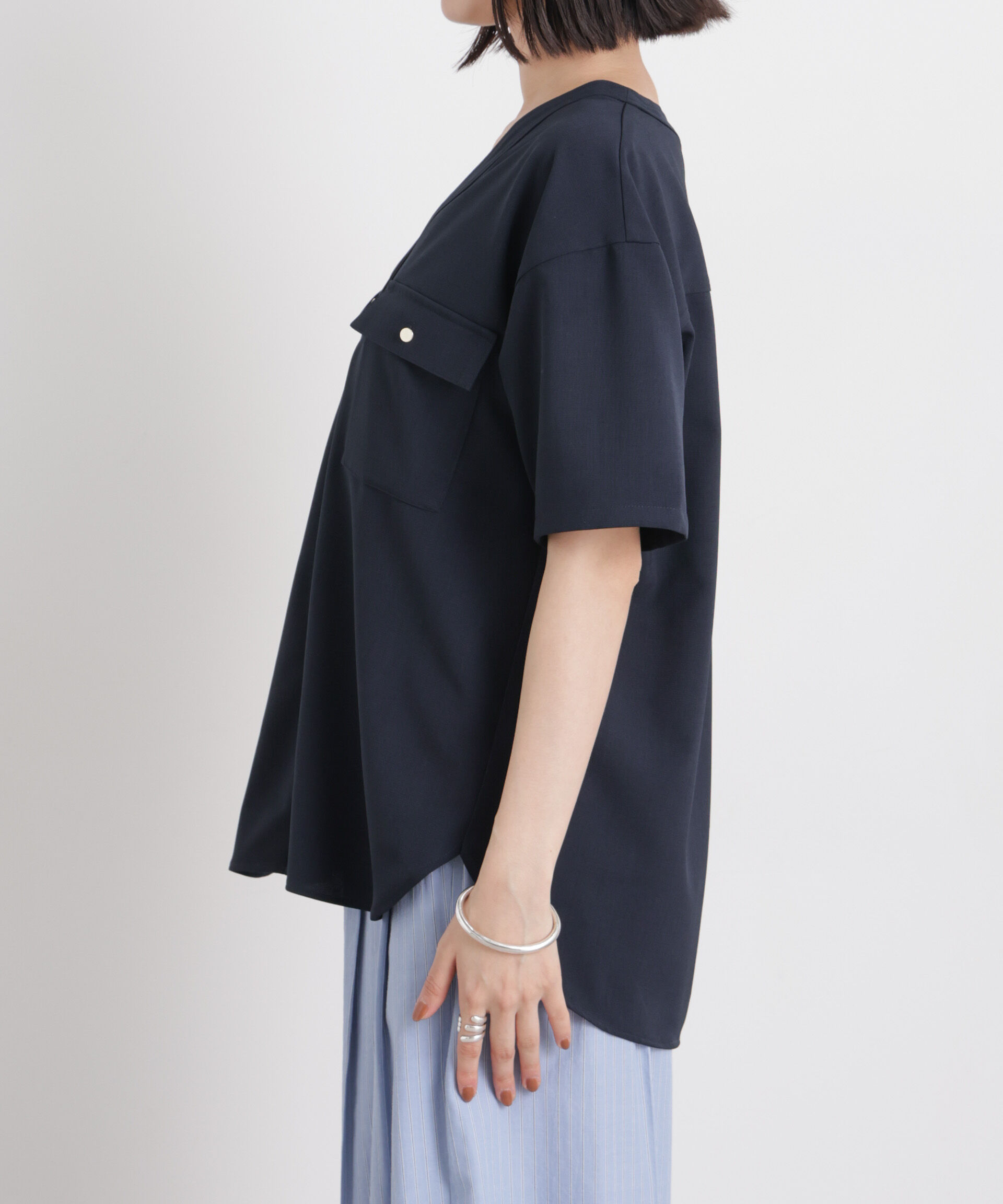 nano･universe「メランジストレッチポケットVネックブラウス(セットアップ可)」|シャツ・ブラウス|