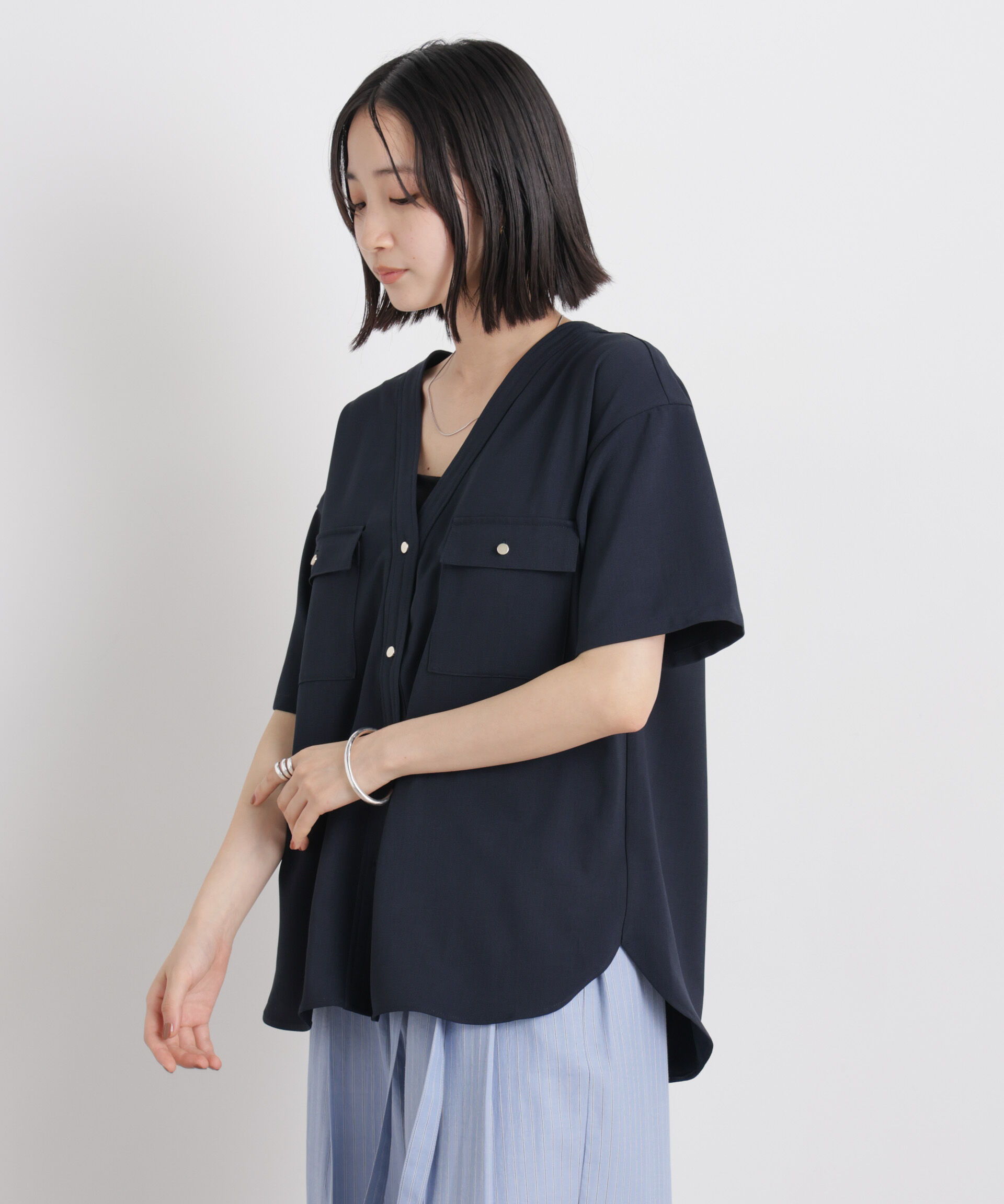 nano･universe「メランジストレッチポケットVネックブラウス(セットアップ可)」|シャツ・ブラウス|