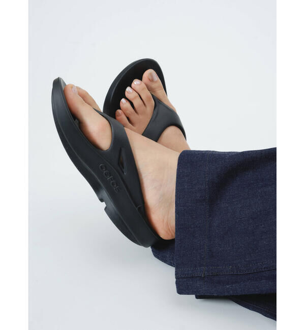  「OOFOS | OOriginal Black WOMEN」|サンダル|