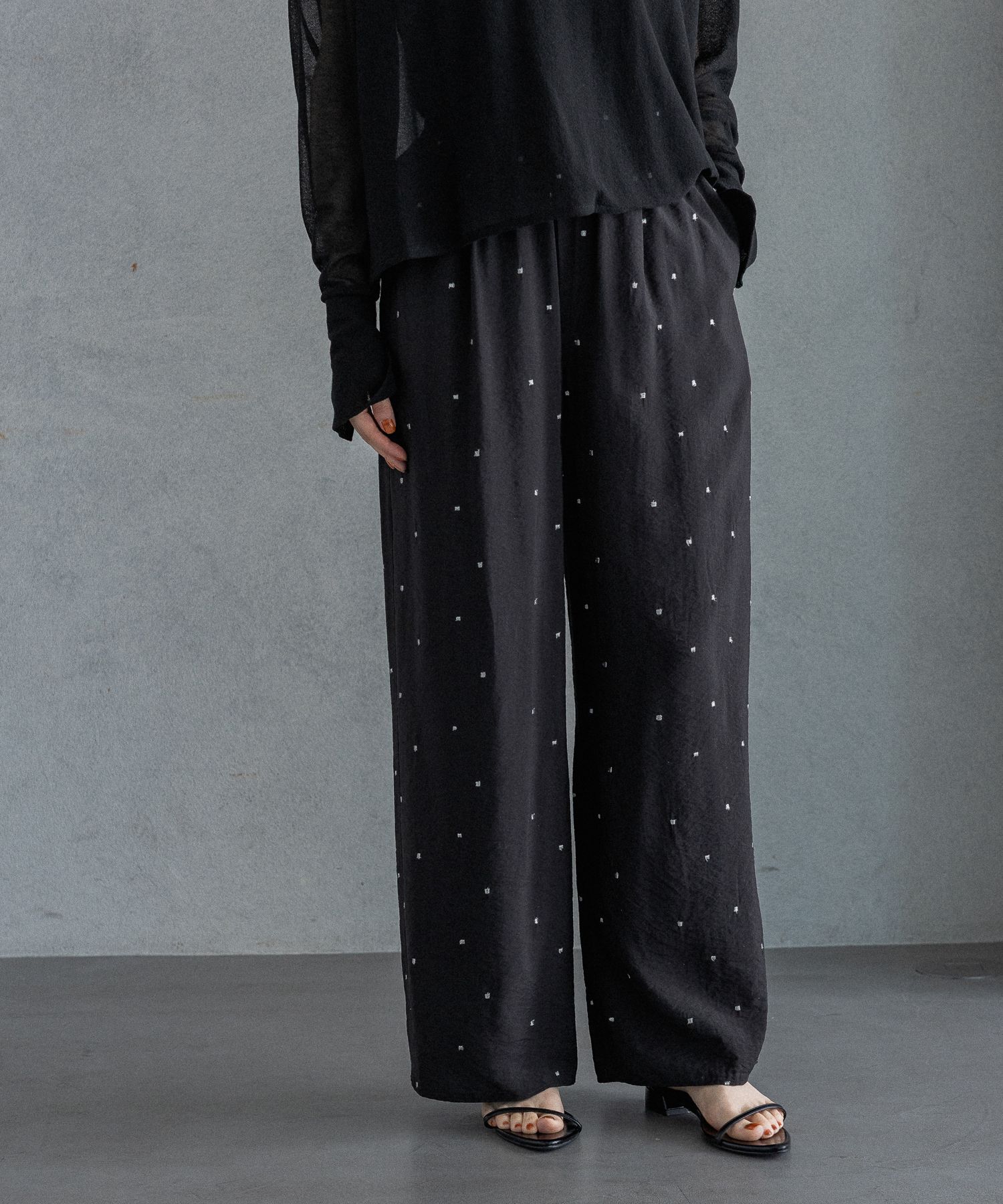 A part by 「ドットシシュウストレートパンツ」|その他|ブラック