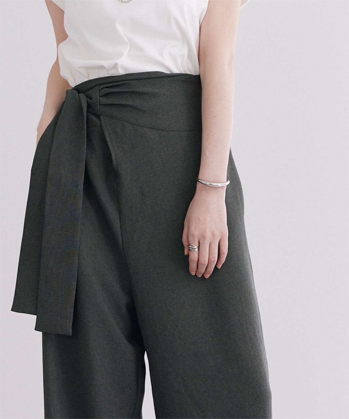 ur's「リネンライクハイウエストラップワイドパンツ」|スラックス|