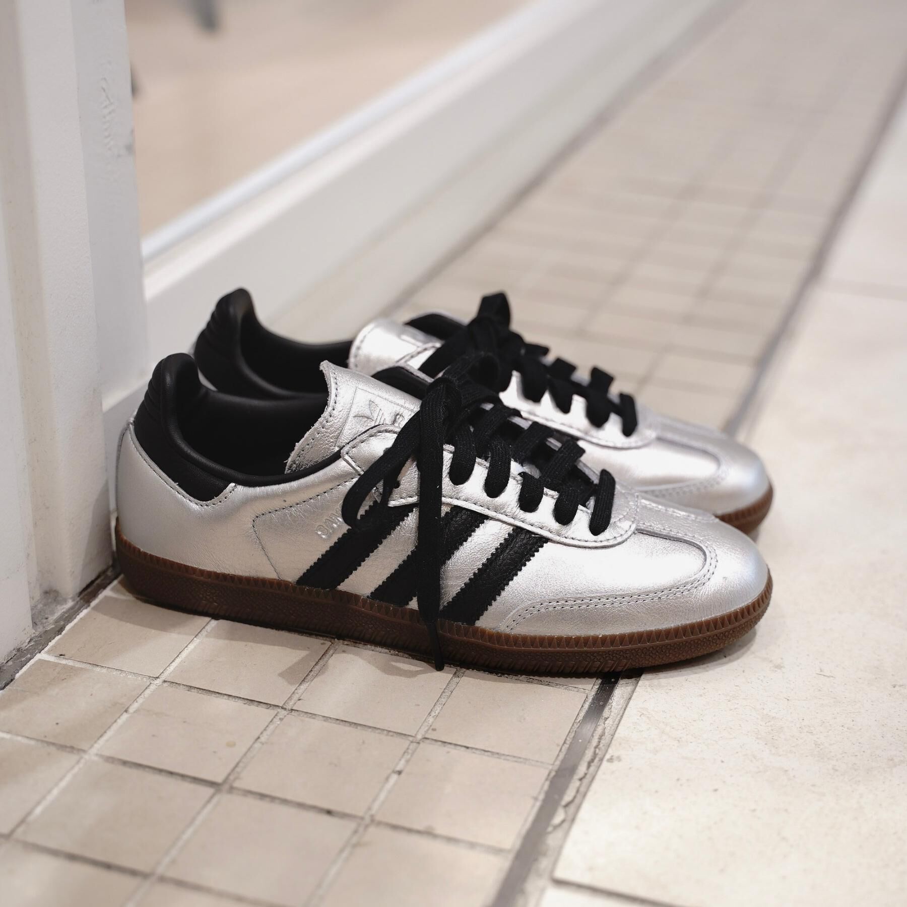 DRESSTERIOR「adidas（アディダス）SAMBA OG W JI4218」|スニーカー|シルバー(006)