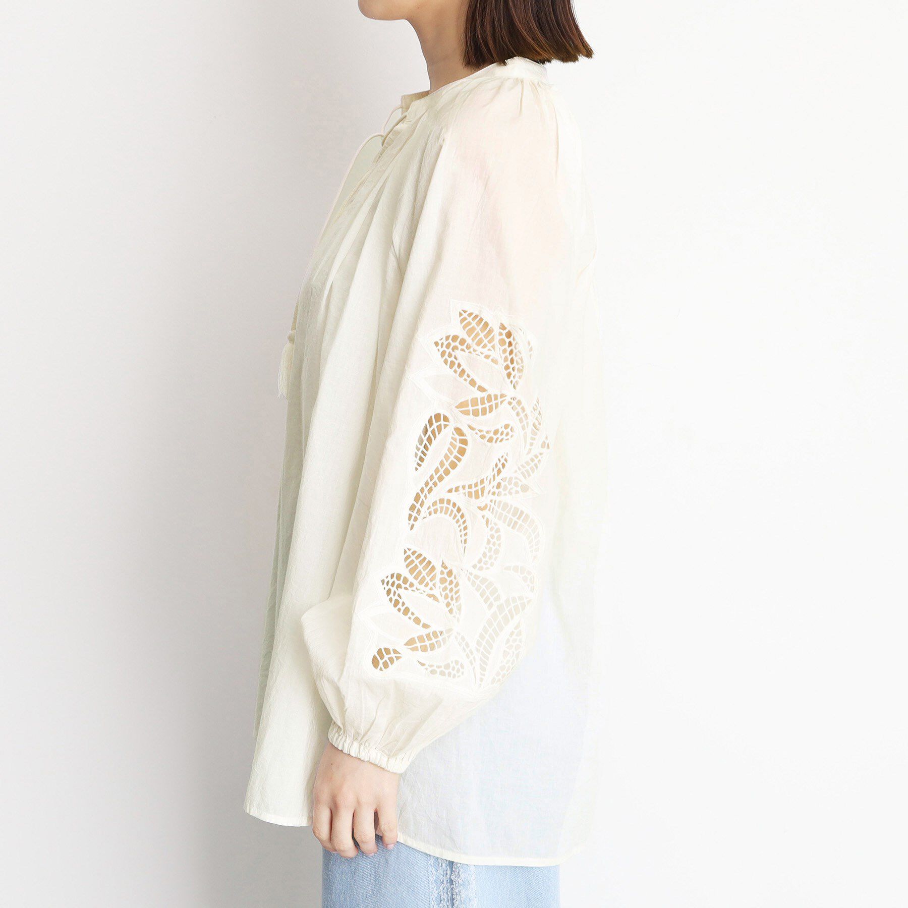 THE SHOP TK「袖刺繍コットンブラウス【洗える】」|シャツ・ブラウス|