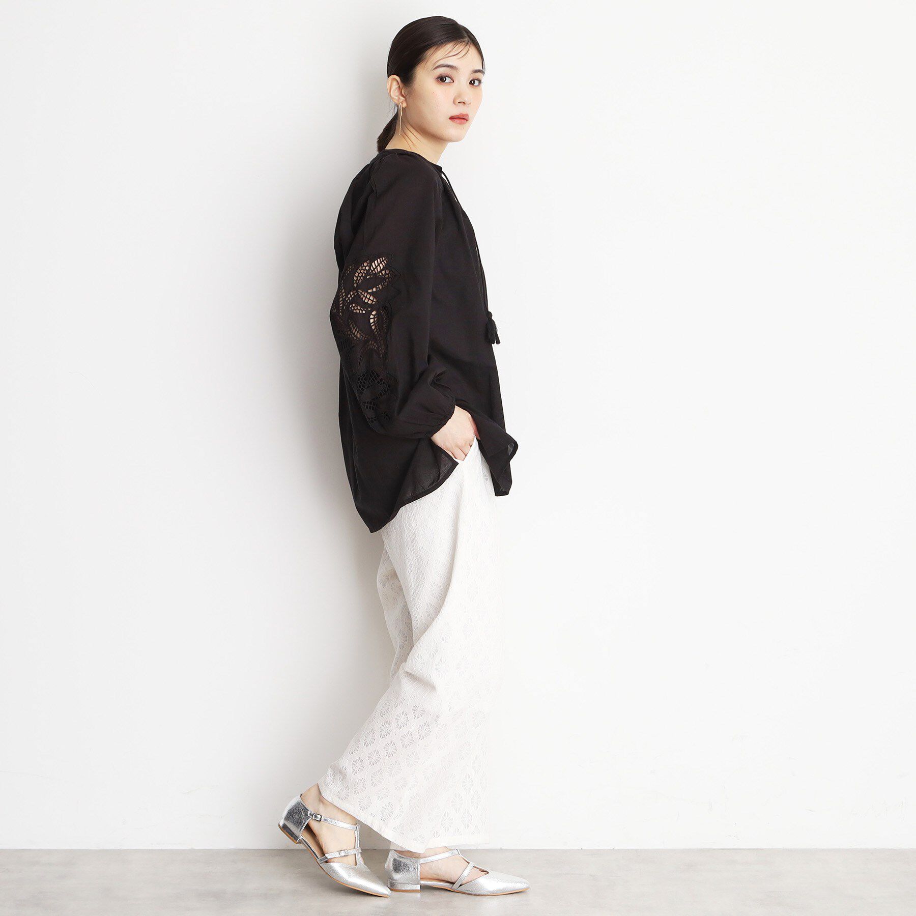 THE SHOP TK「袖刺繍コットンブラウス【洗える】」|シャツ・ブラウス|