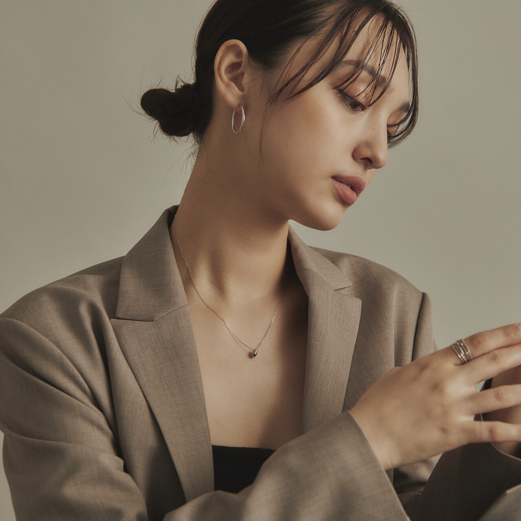 COCOSHNIK「プラチナ中空丸線 フープピアス大」|ピアス|