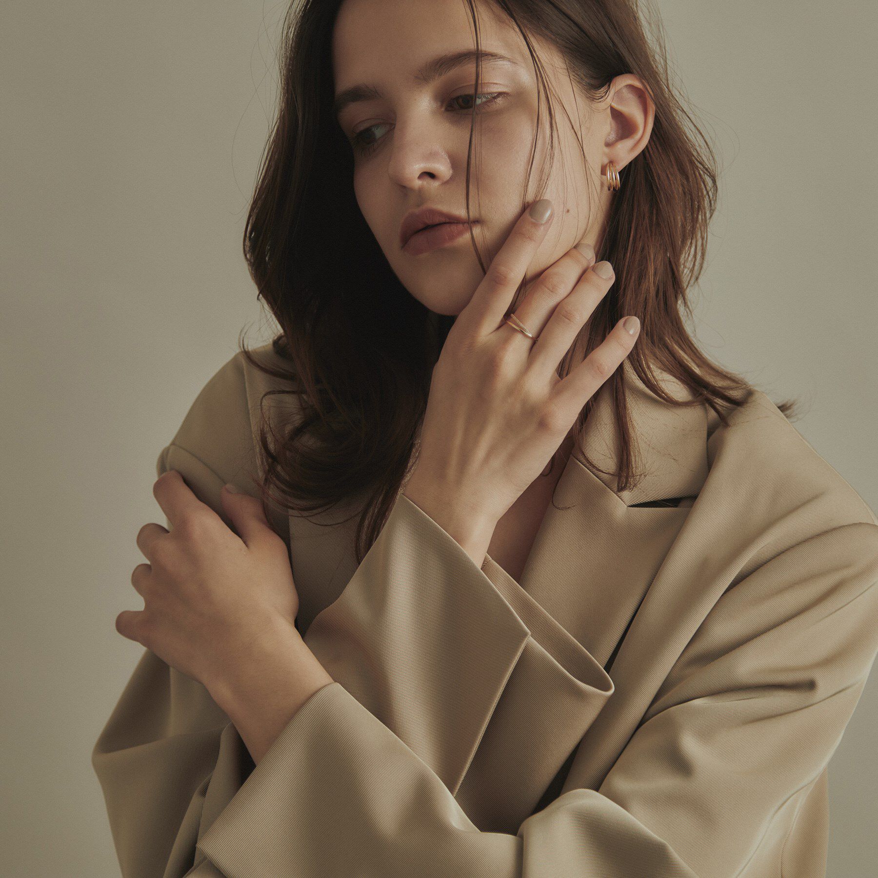 COCOSHNIK「K10甲丸トリプルフープ ピアス」|ピアス|