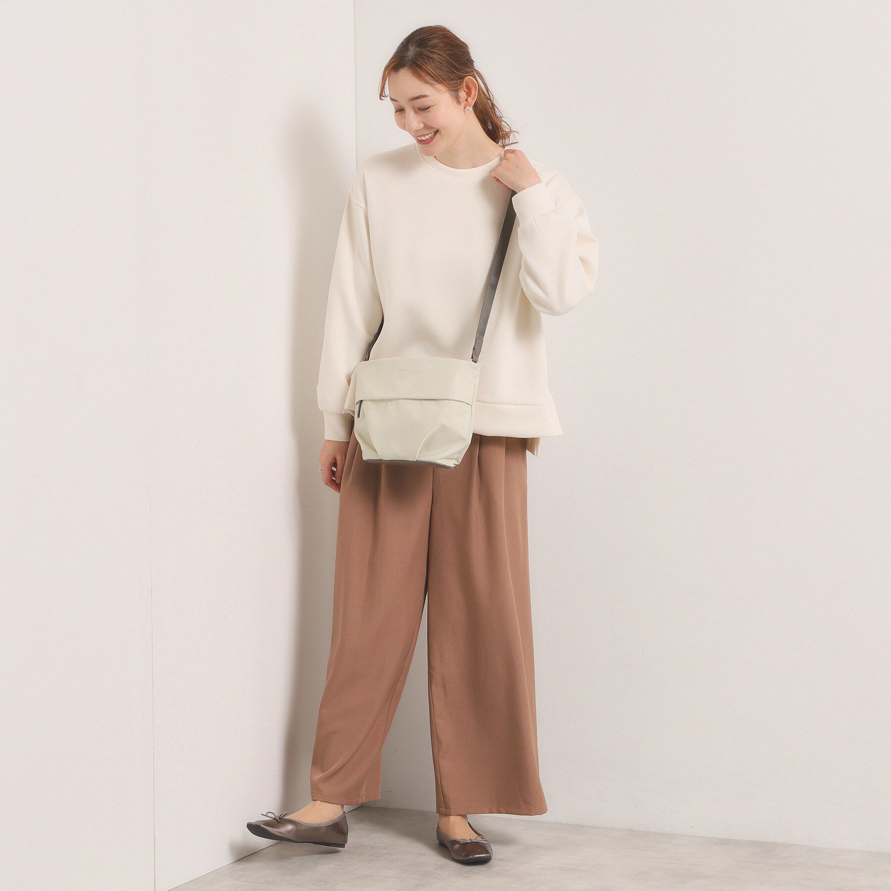 ITS&rsquo;DEMO「【収納アドバイザー監修】合皮コンビショルダー」|ショルダー・メッセンジャー|