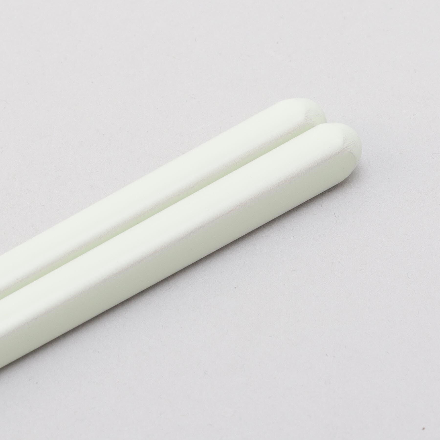 212 KITCHEN STORE「ほんとうにすべらないお箸 23cm マイルドホワイト」|食器・キッチングッズ|
