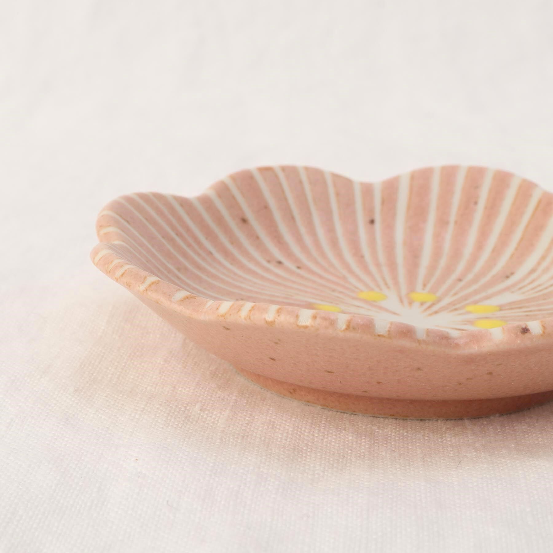 212 KITCHEN STORE「はなこまち 豆皿 桃」|食器・キッチングッズ|