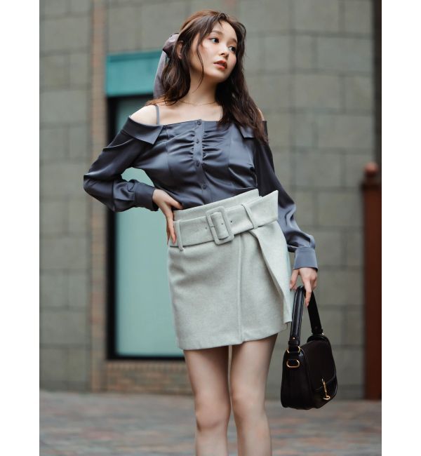 dazzlin「【久間田琳加コラボ】サテンオフショルシャツ」|シャツ・ブラウス|チャコールグレー