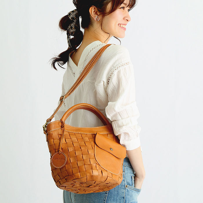 BACKYARD FAMILY「ショルダーバッグ レディース 本革 通販 斜めがけ 革 小さめ カジュアル ナチュラル ブランド」|ショルダー・メッセンジャー|