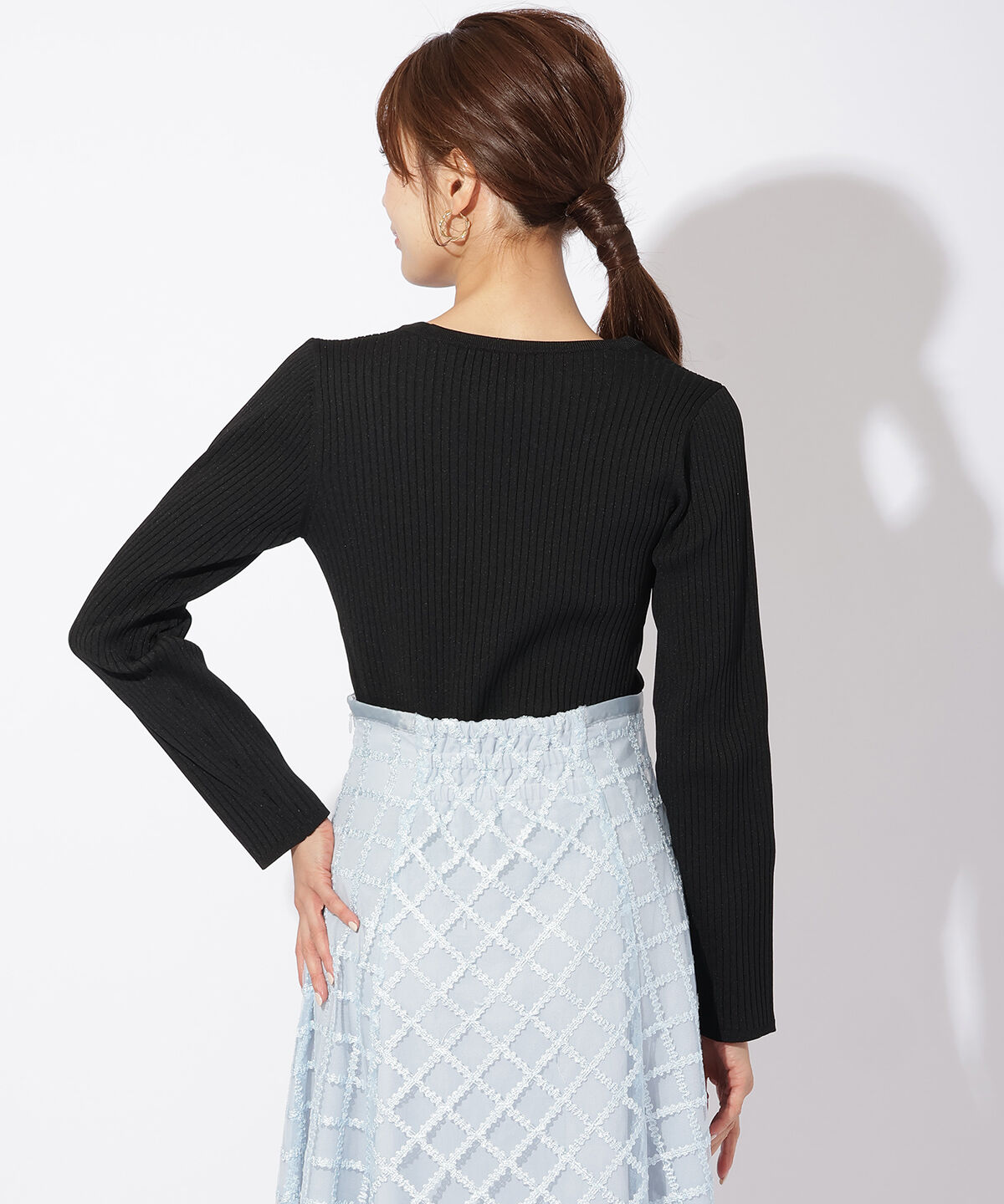 アンドクチュール「フロントホックビスチェライクプルオーバー」|ニット・セーター|