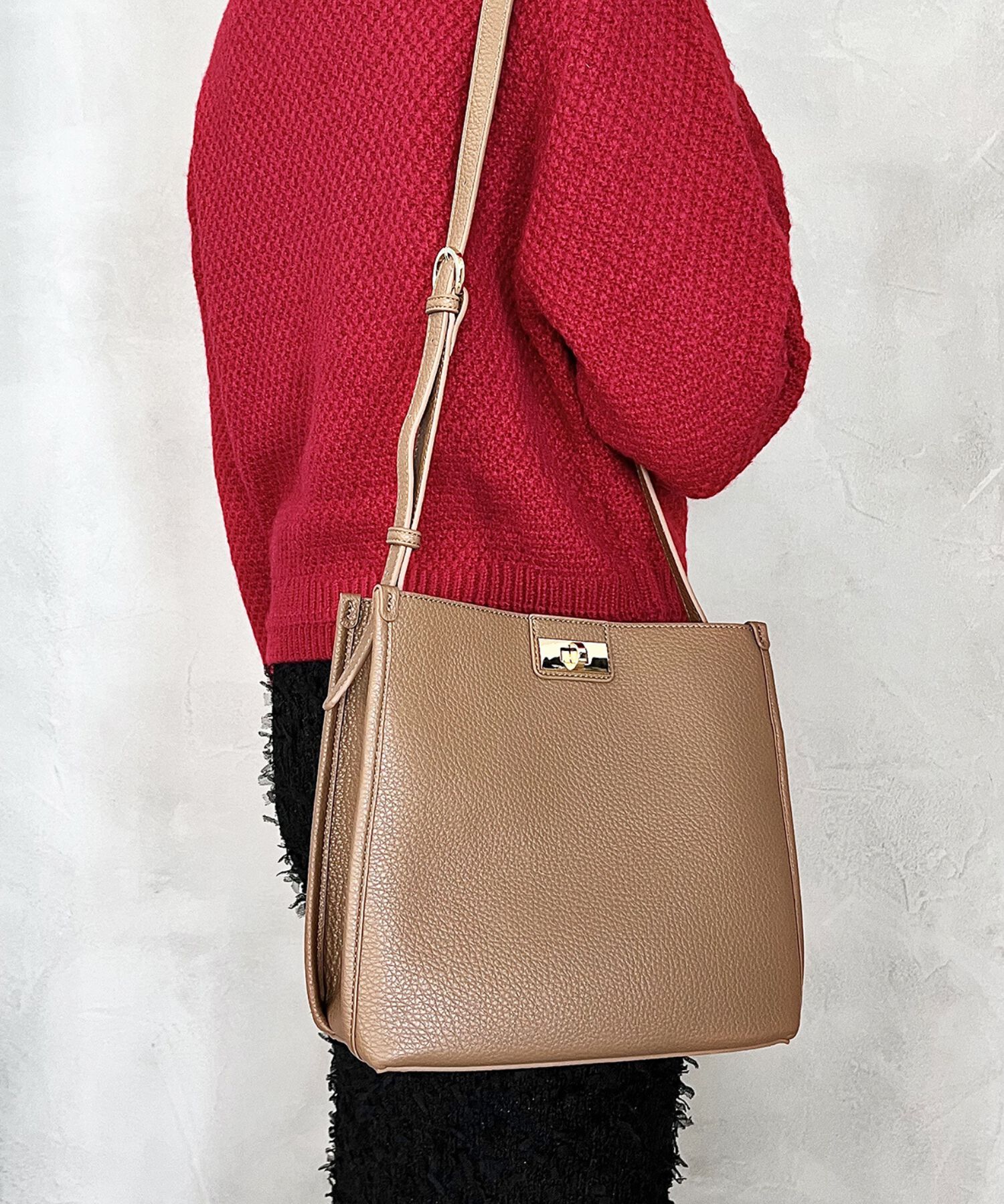 ORiental TRaffic「【BAG】スクエアショルダーバッグ/BA-240」|ショルダー・メッセンジャー|BROWN