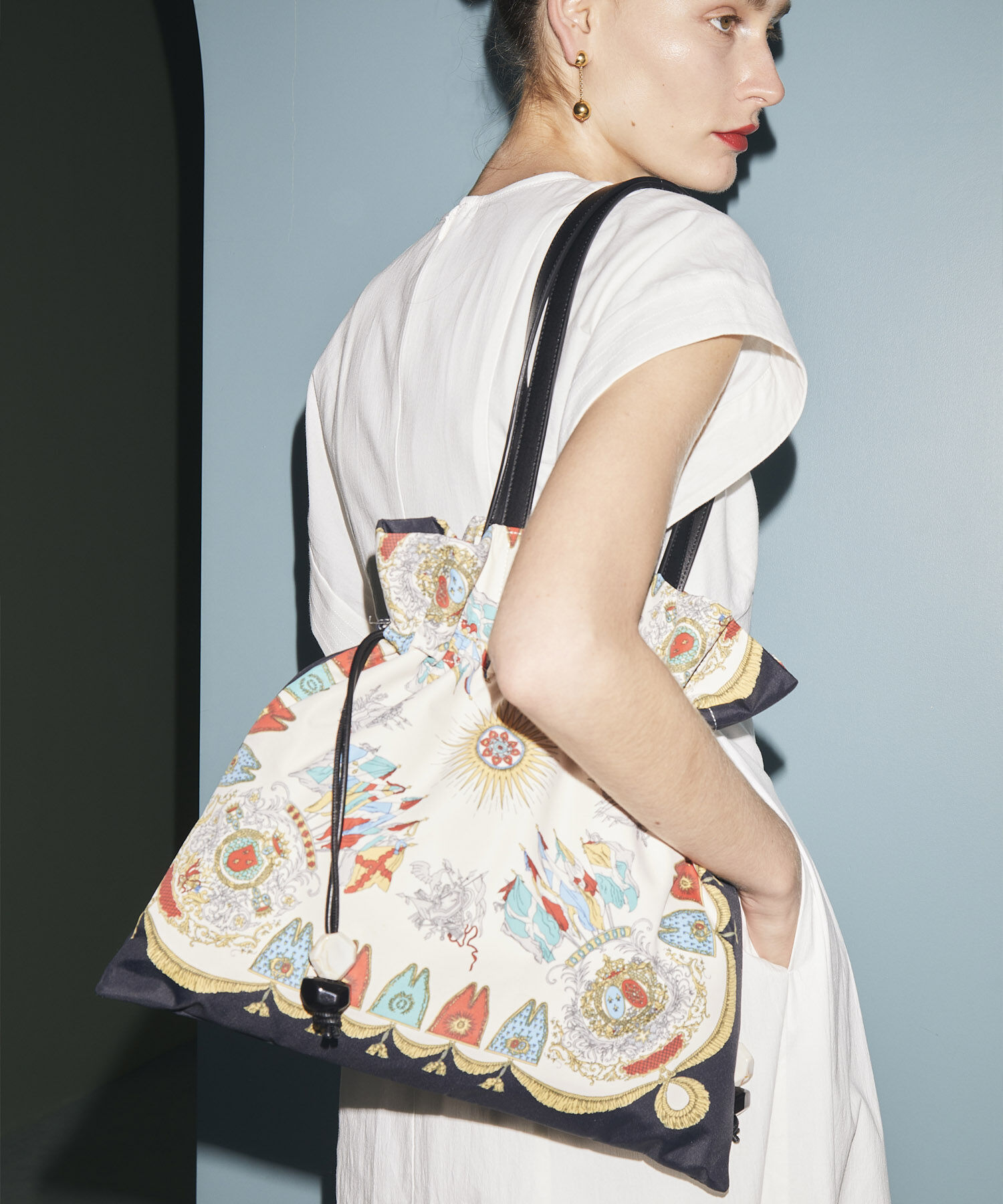 TOPKAPI TREASURE「【TREASURE TOPKAPI】マイルドサテン スカーフ柄 巾着 トート バッグ 」|トートバッグ|ブラック