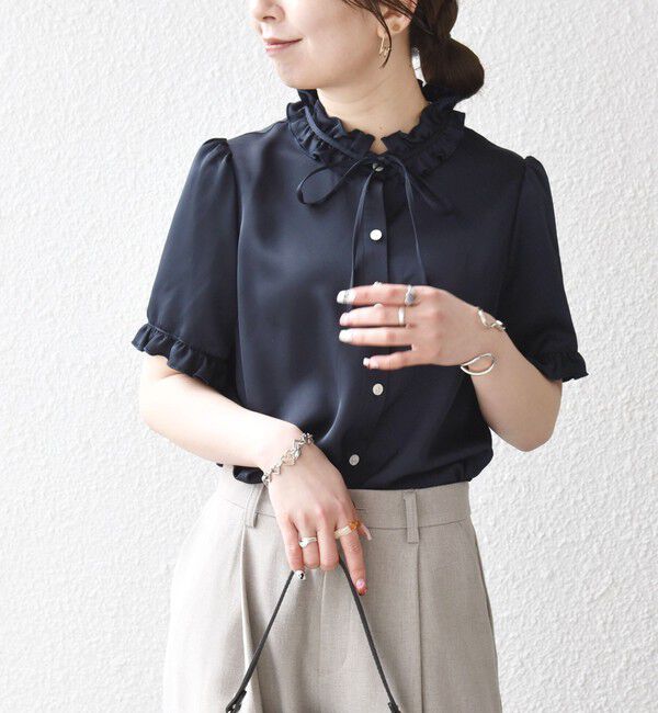 SHIPS any「《予約》SHIPS any:〈洗濯機可能〉サテン フリル カラー リボン ショートスリーブ シャツ ブラウス」|シャツ・ブラウス|