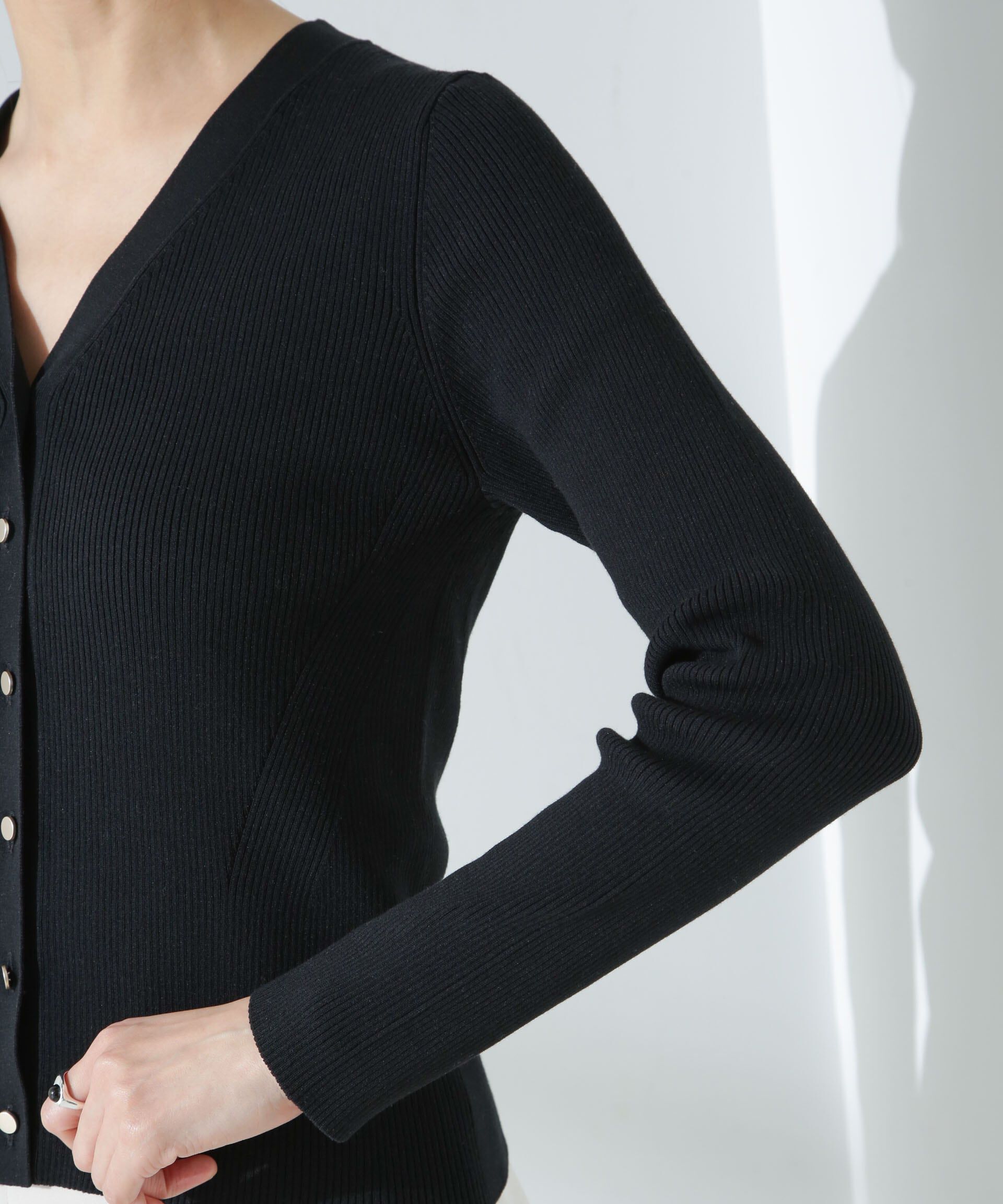 nano･universe「ウォッシャブルハイツイストVネックリブカーディガン」|ニット・セーター|