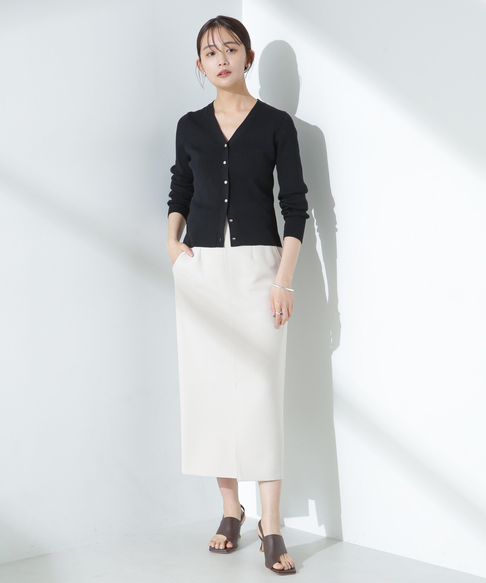 nano･universe「ウォッシャブルハイツイストVネックリブカーディガン」|ニット・セーター|