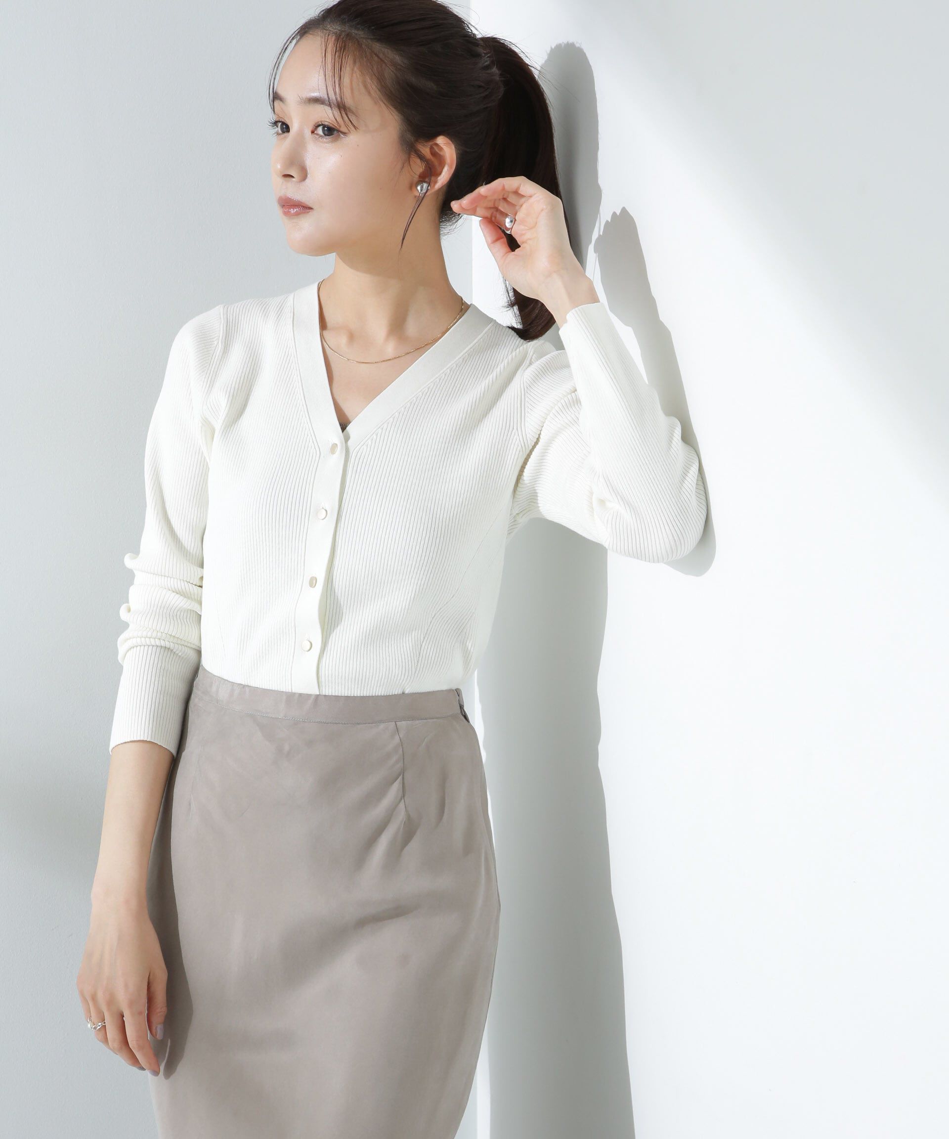 nano･universe「ウォッシャブルハイツイストVネックリブカーディガン」|ニット・セーター|