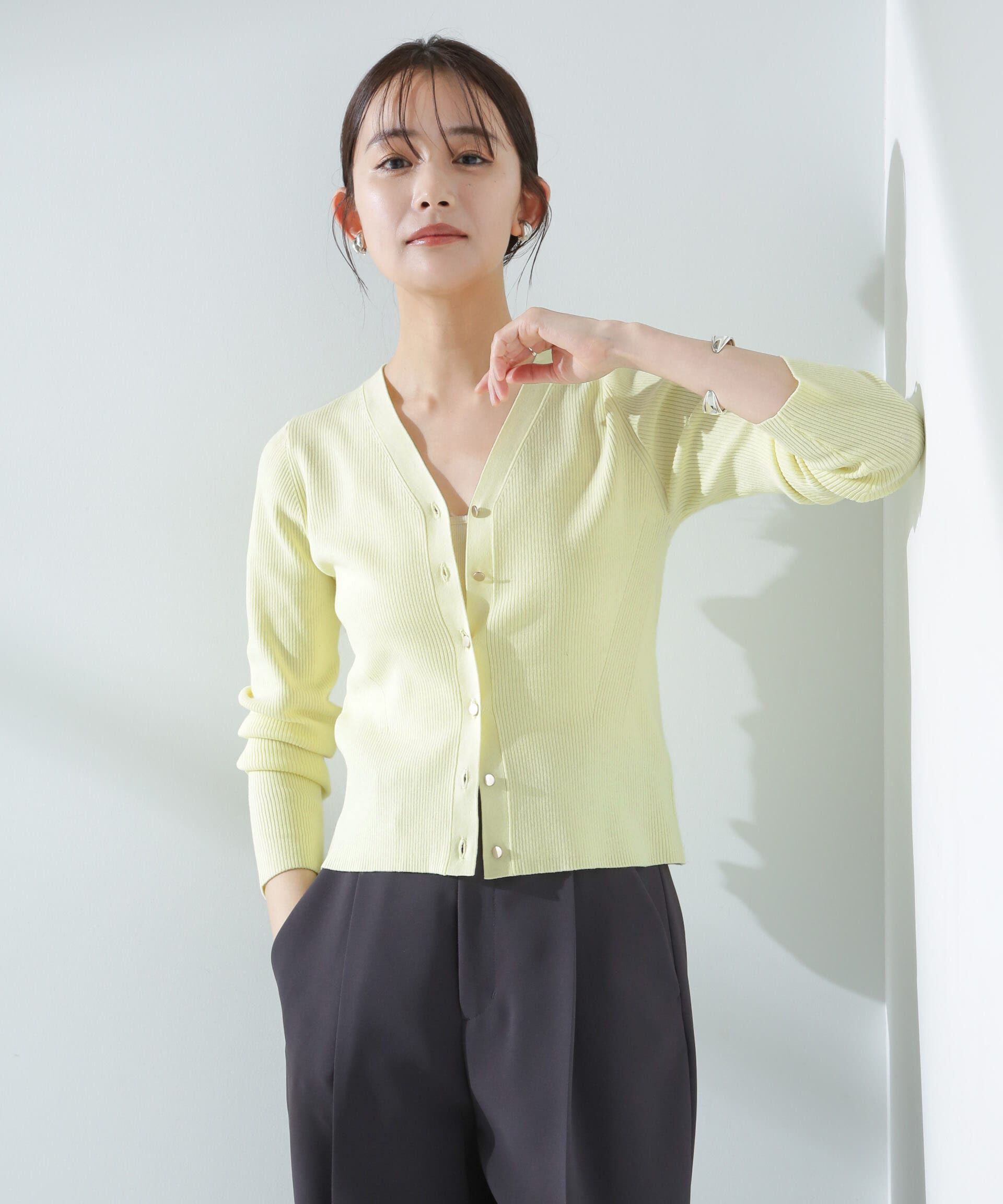 nano･universe「ウォッシャブルハイツイストVネックリブカーディガン」|ニット・セーター|