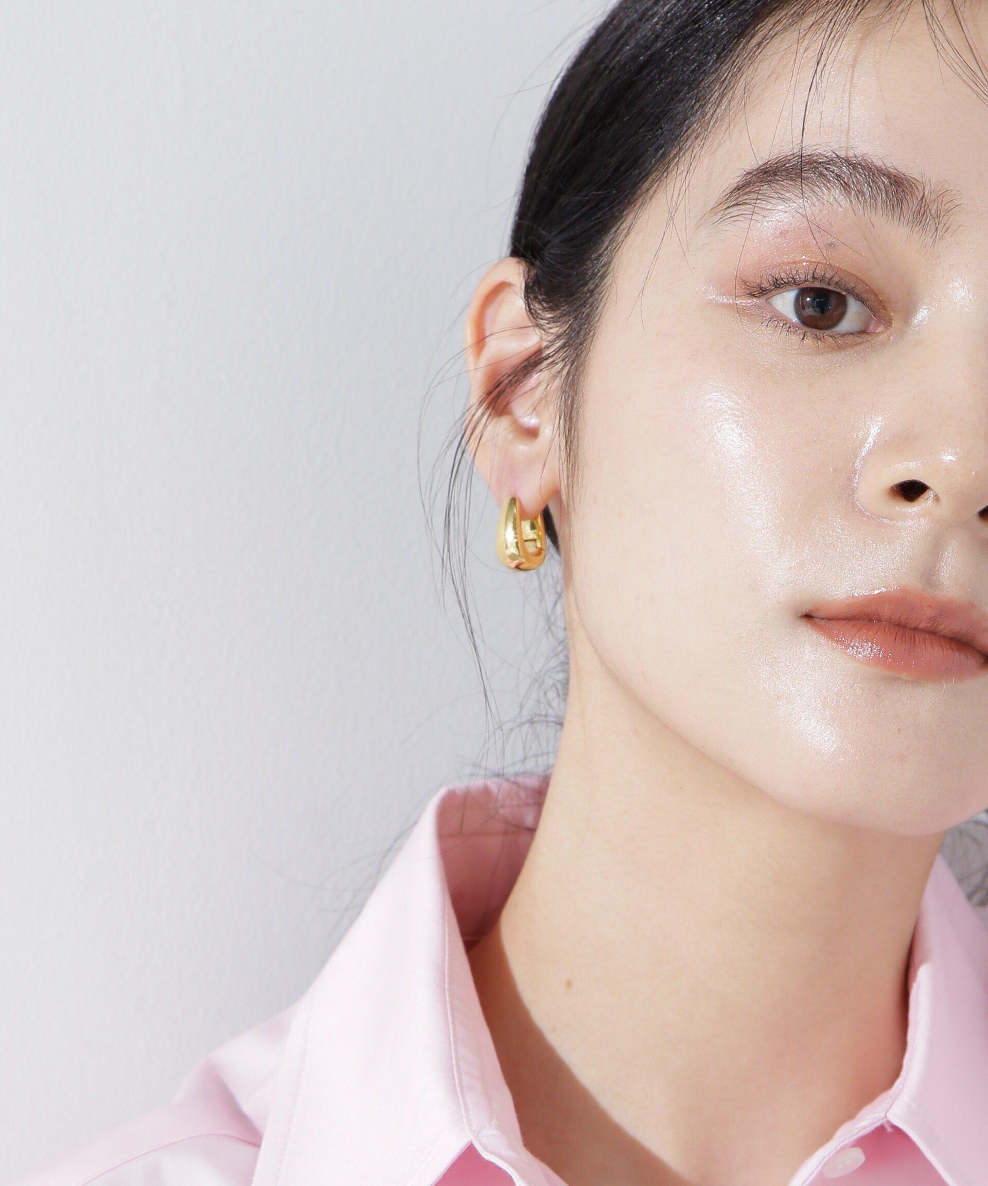 nano･universe「スクエアオーバルピアス」|ピアス|ゴールド