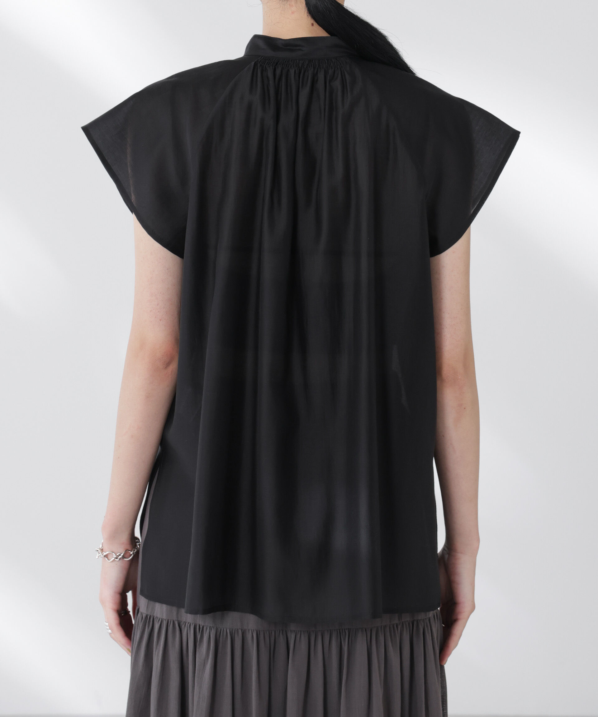 nano･universe「シアーサテンスタンドカラーブラウス」|シャツ・ブラウス|