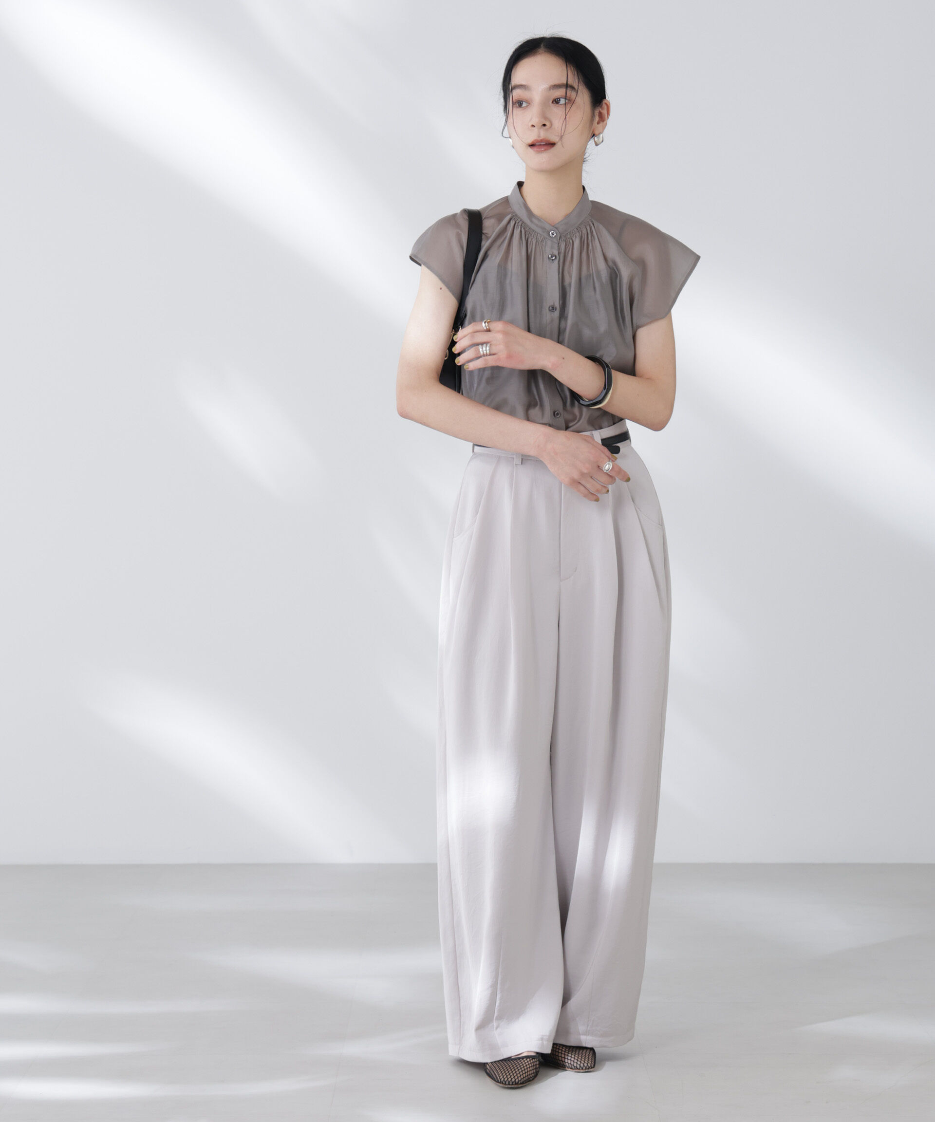 nano･universe「シアーサテンスタンドカラーブラウス」|シャツ・ブラウス|