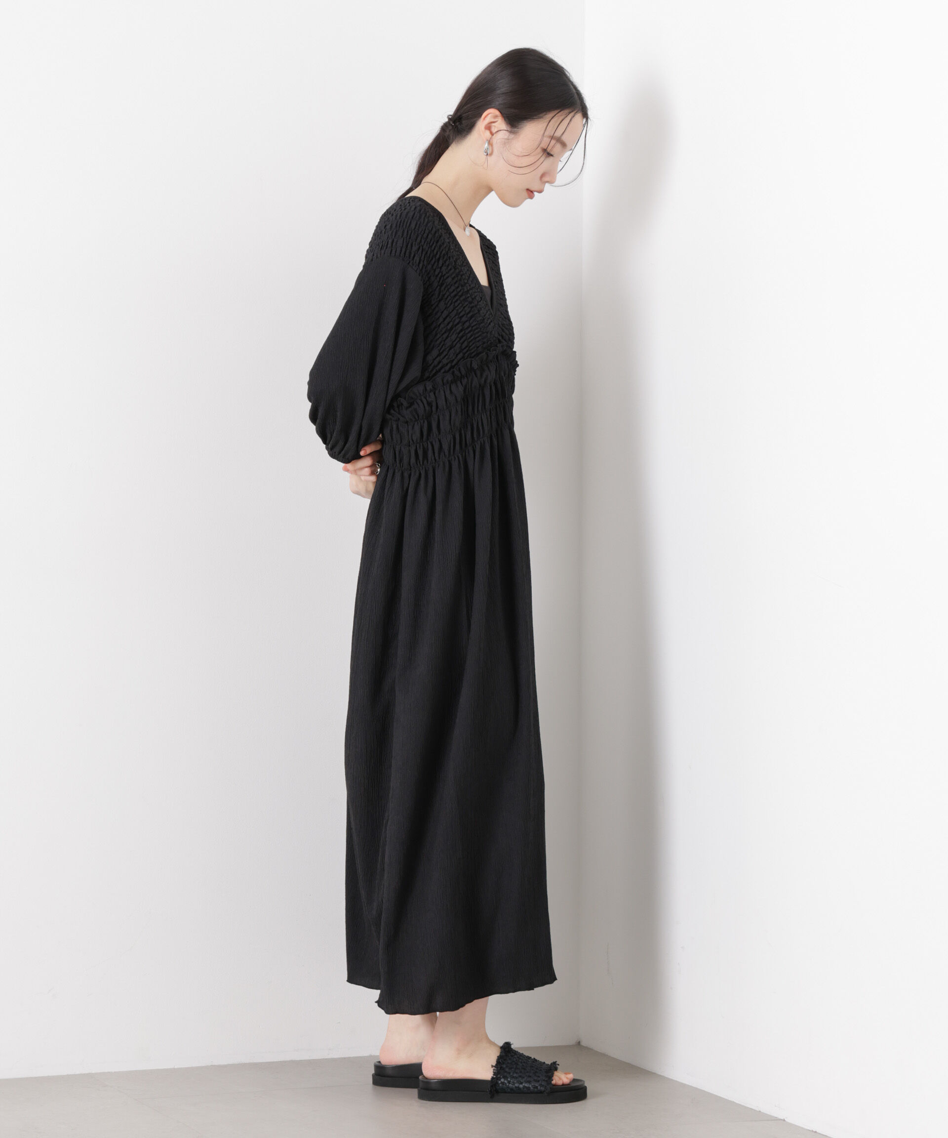 nano･universe「楊柳Vネックシャーリングワンピース」|ワンピース|