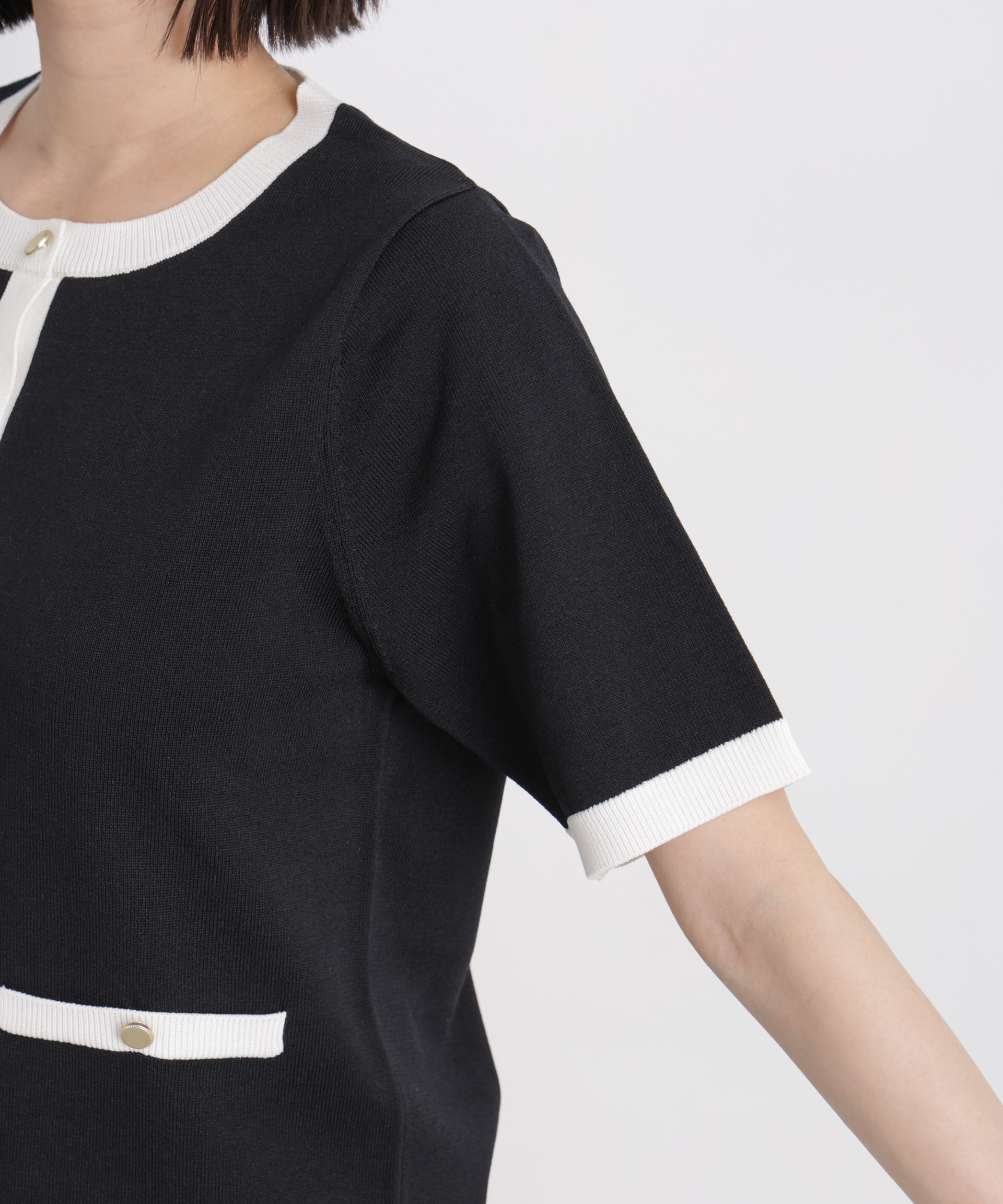 nano･universe「バイカラー金ボタンクルーネック半袖ニットカーディガン」|ニット・セーター|