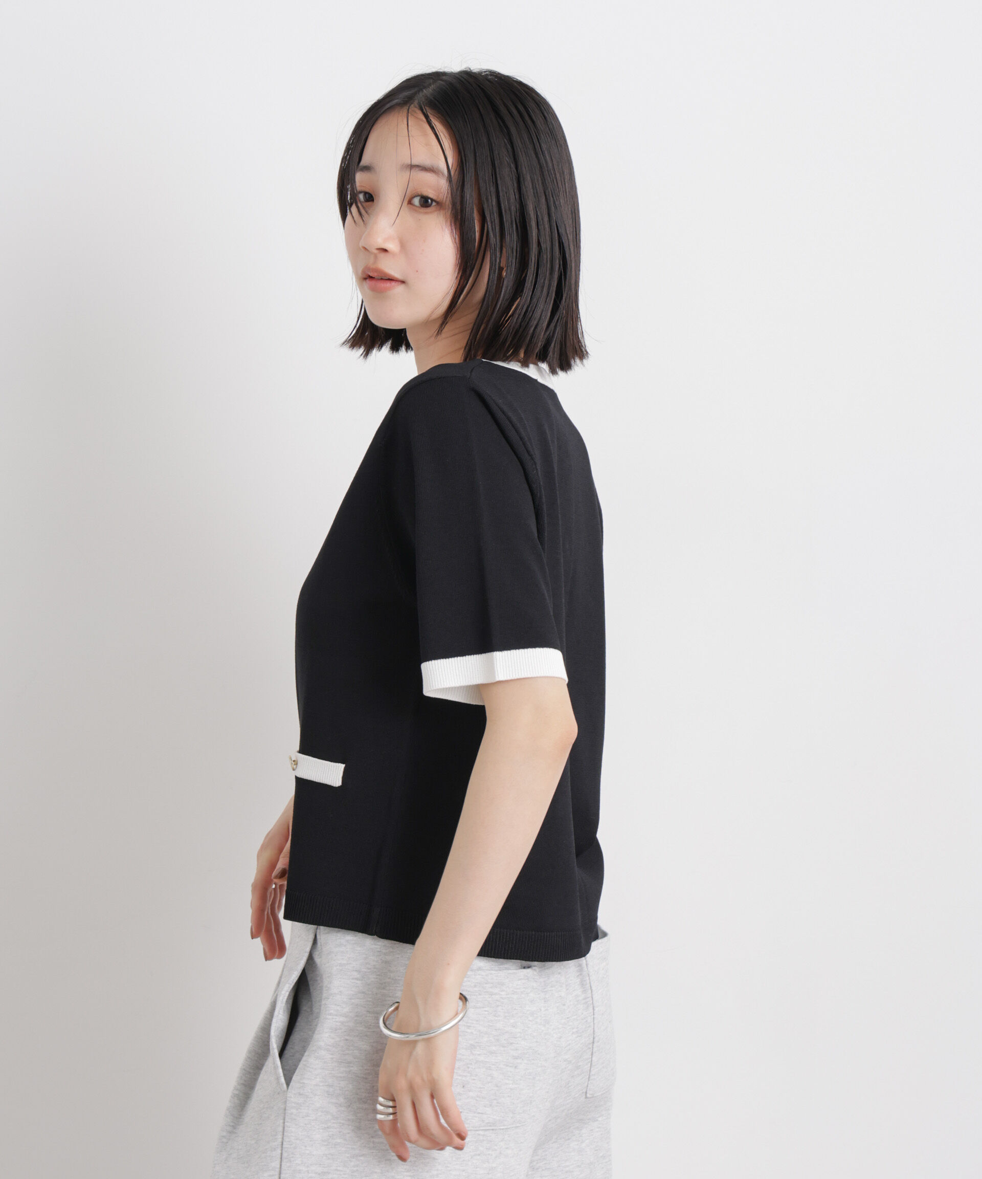 nano･universe「バイカラー金ボタンクルーネック半袖ニットカーディガン」|ニット・セーター|