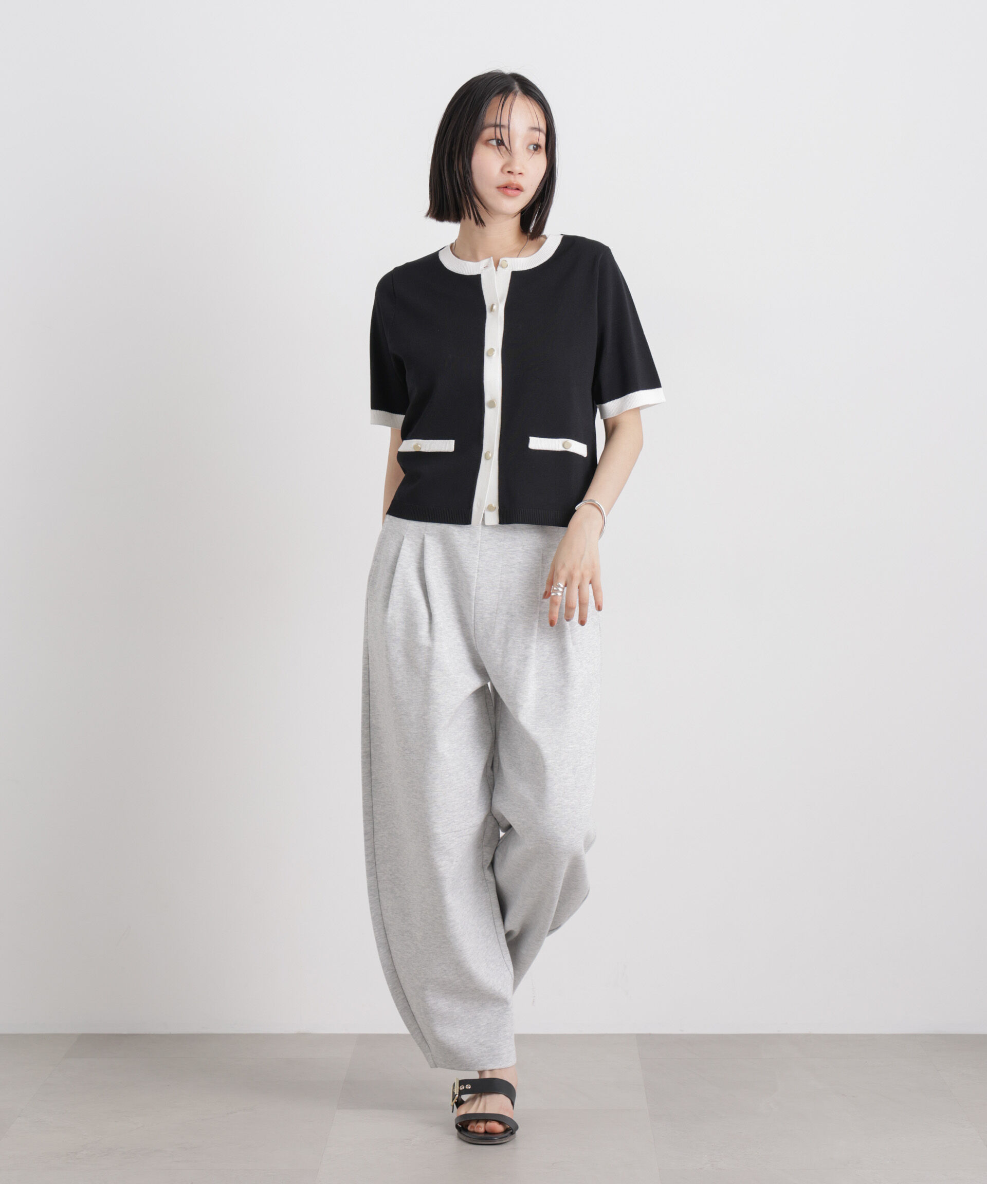 nano･universe「バイカラー金ボタンクルーネック半袖ニットカーディガン」|ニット・セーター|