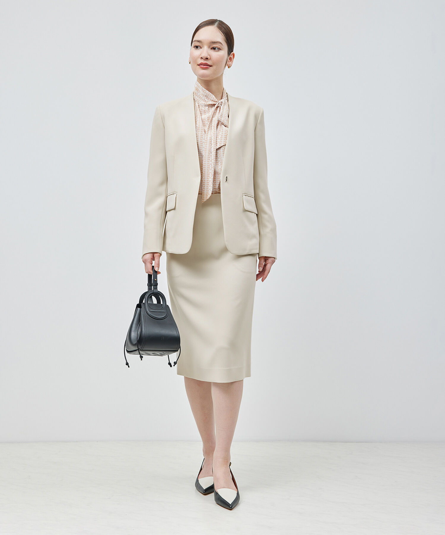 ROPE「トリアセテートダブルクロスVネックジャケット【セレモニー/通勤対応】【洗える】」|ノーカラージャケット|