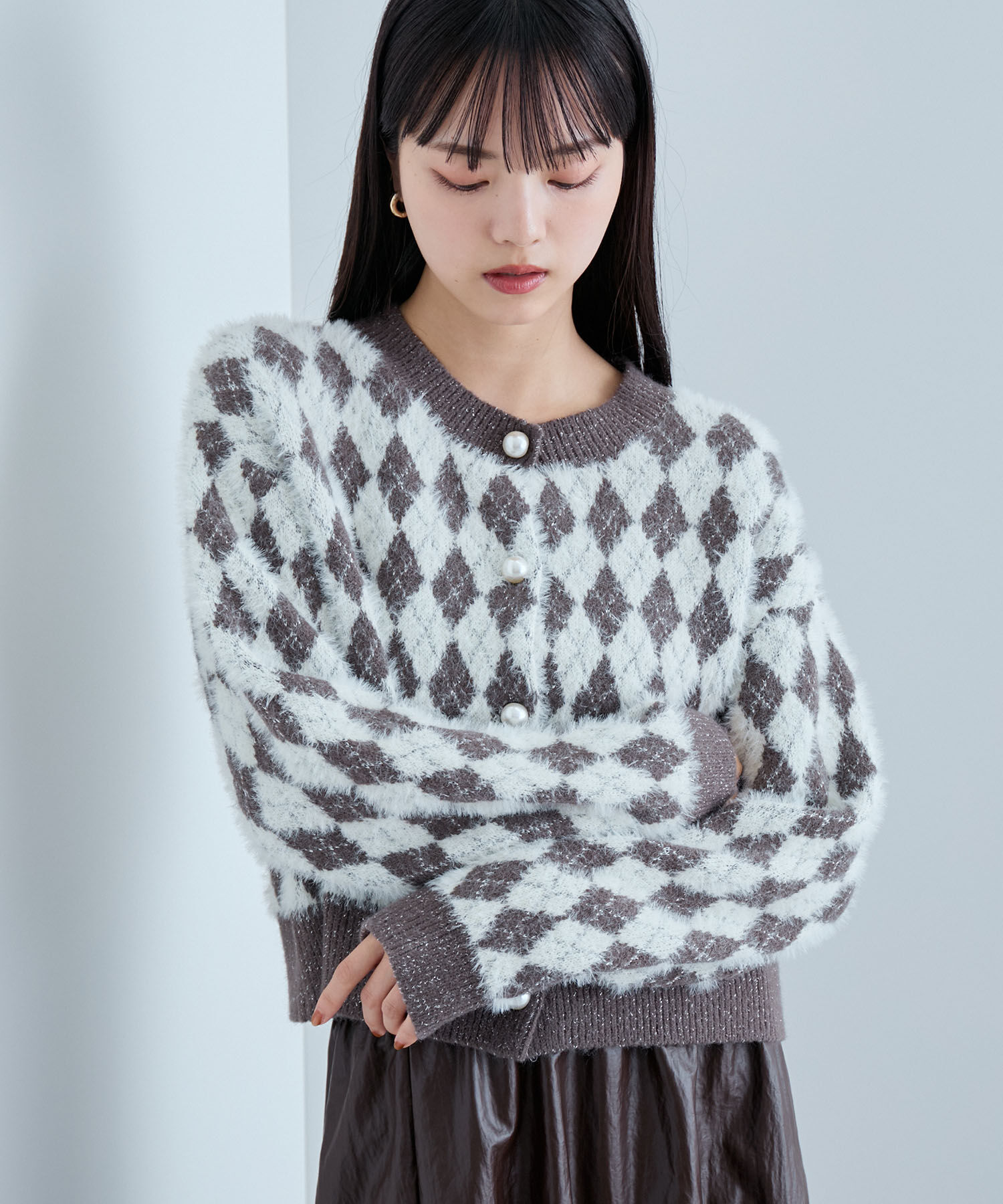 VIS「ミニアーガイル柄ビックパールボタンカーディガン」|カーディガン|