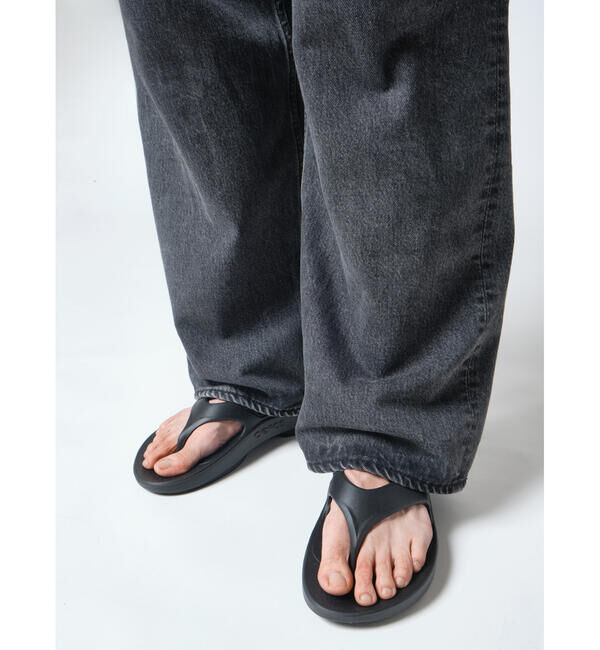  「OOFOS | OOriginal Black MEN」|サンダル|