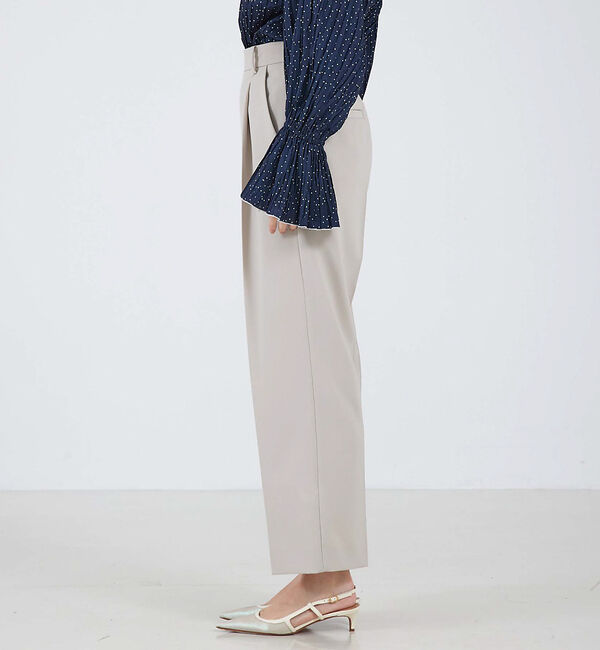 qualite「センタープレスストレートパンツ」|スラックス|