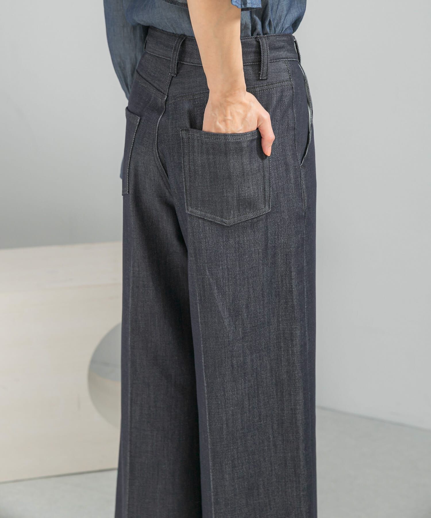 URBAN RESEARCH ROSSO「ピンタックストレッチワイドデニムパンツ」|デニム|