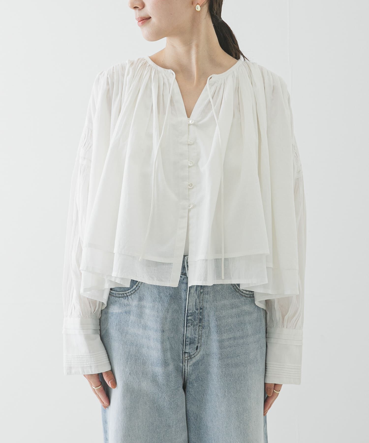 URBAN RESEARCH「コットンボイルギャザーショートブラウス」|シャツ・ブラウス|