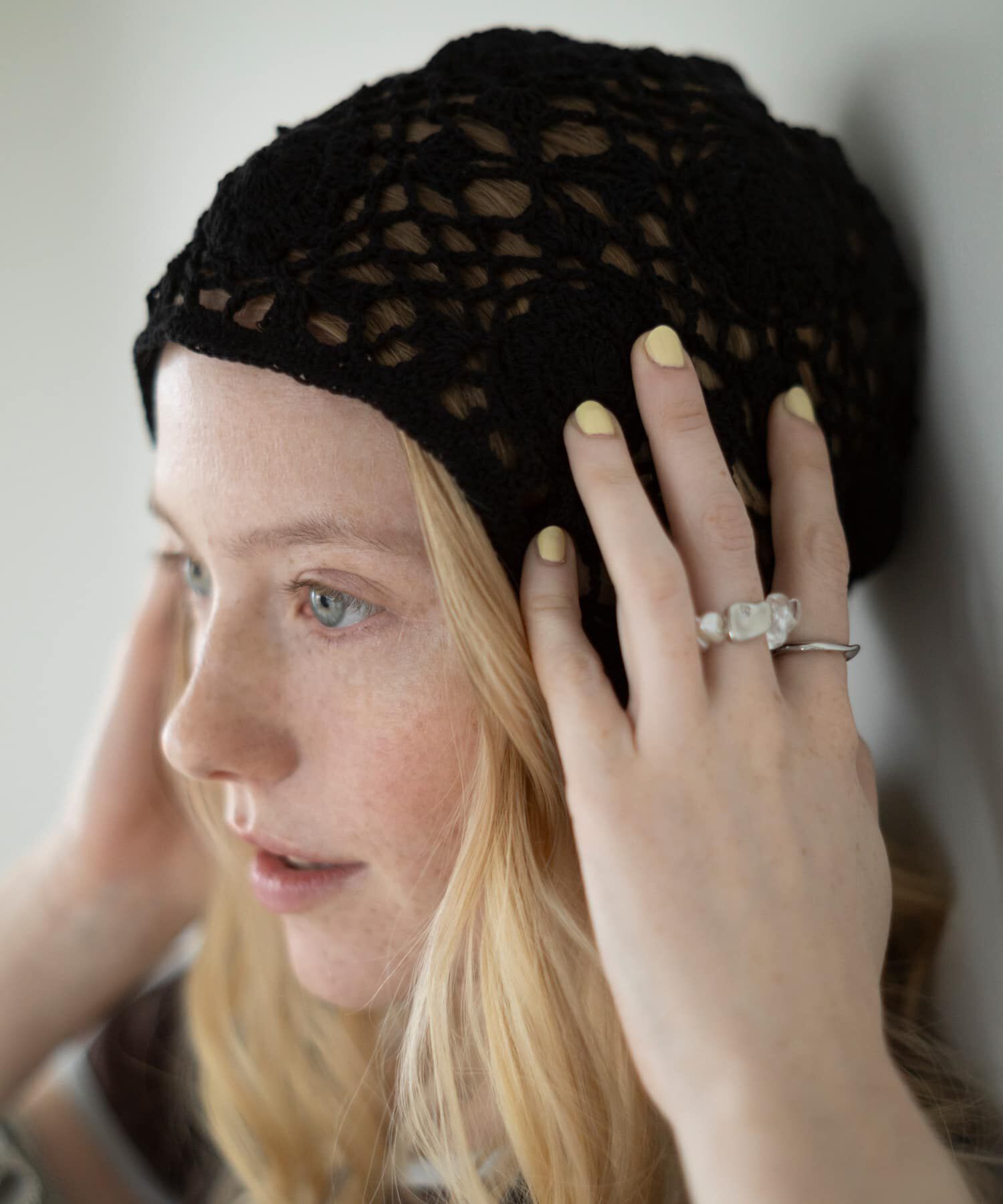 SMELLY「フラワーデザインボンネット」|ニット帽|