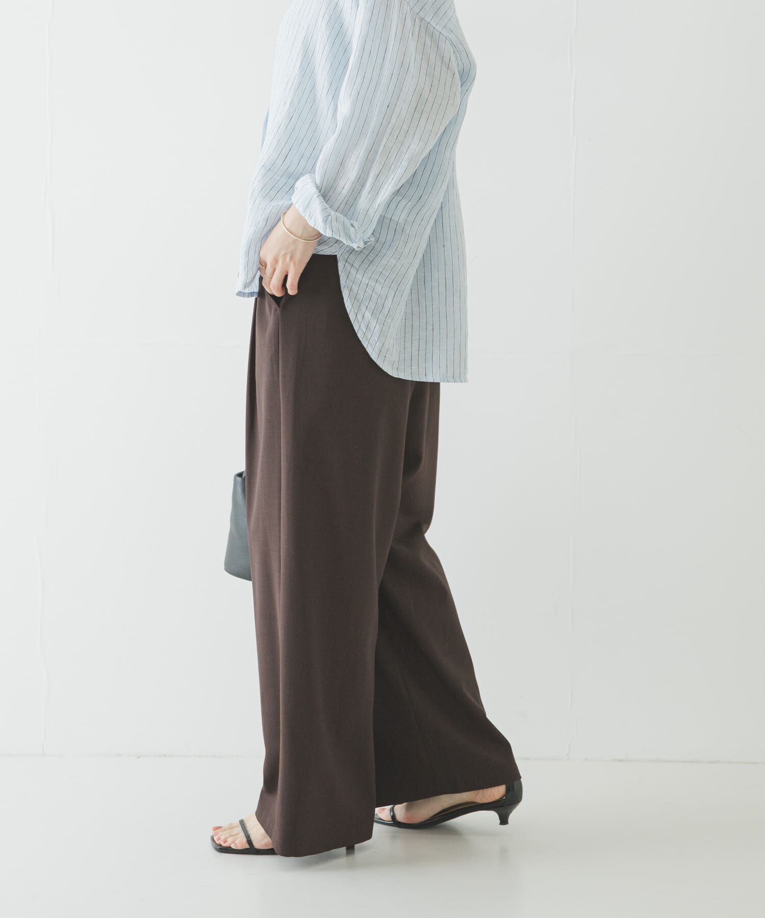 URBAN RESEARCH「『3サイズ展開』『イージーケア』タックギャザーストレートパンツ」|その他|