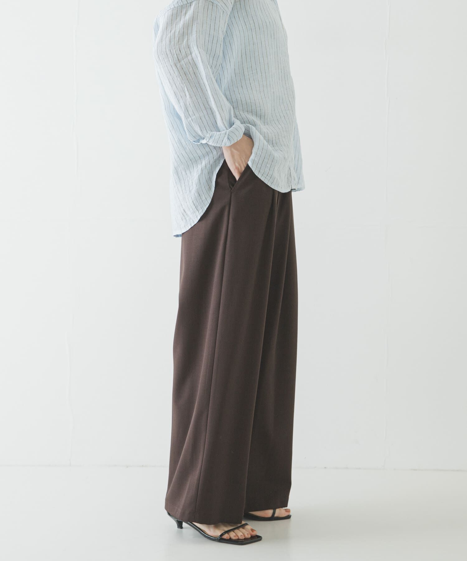 URBAN RESEARCH「『3サイズ展開』『イージーケア』タックギャザーストレートパンツ」|その他|