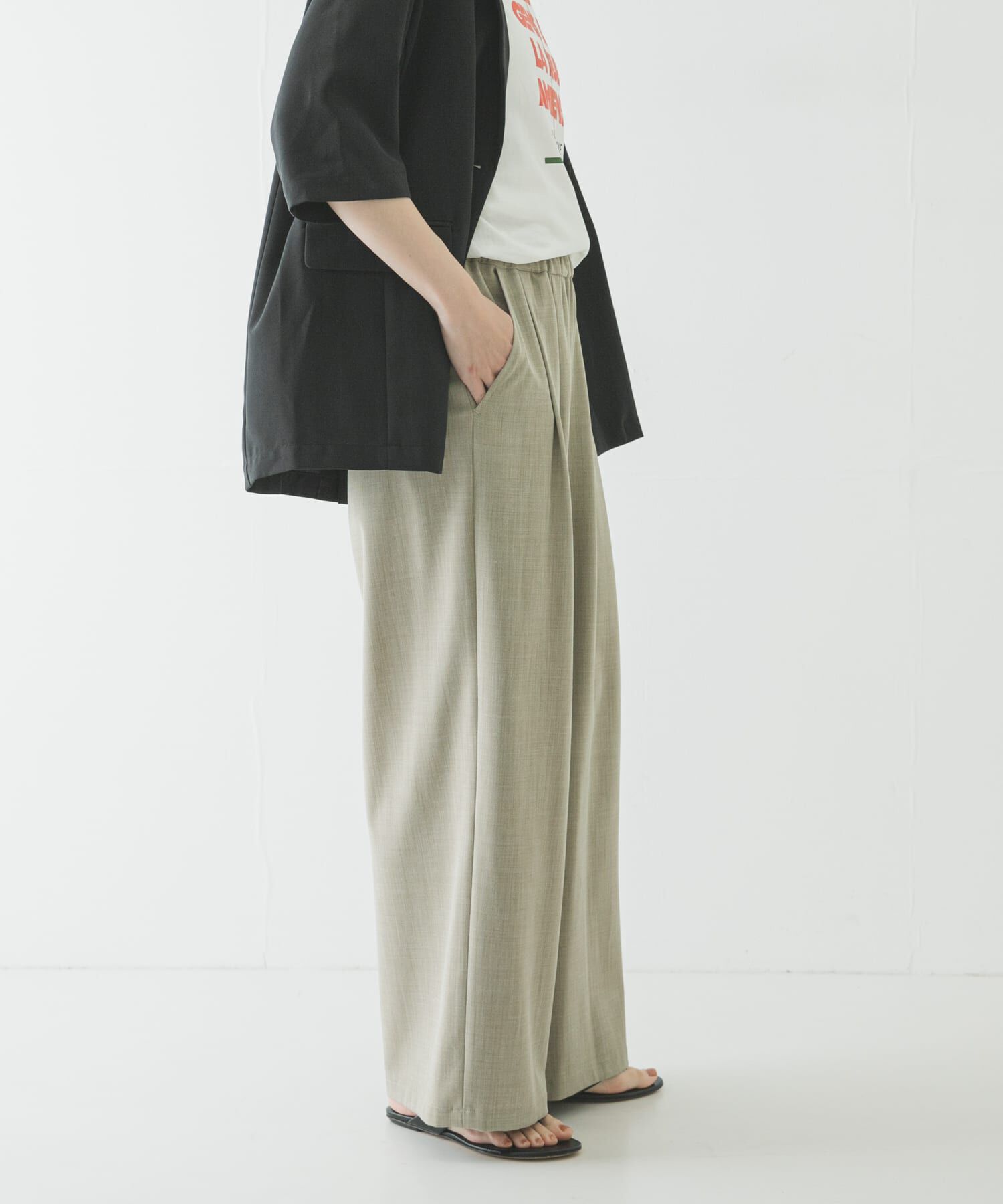 URBAN RESEARCH「『3サイズ展開』『イージーケア』タックギャザーストレートパンツ」|その他|