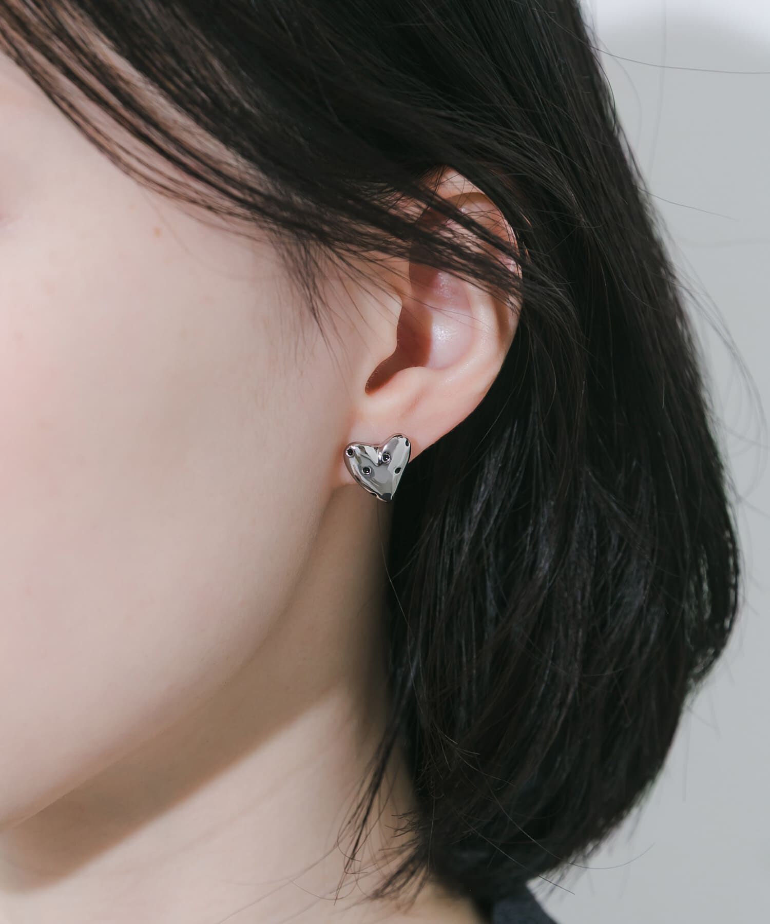 SMELLY「ドットメタルハートイヤリング」|イヤリング|